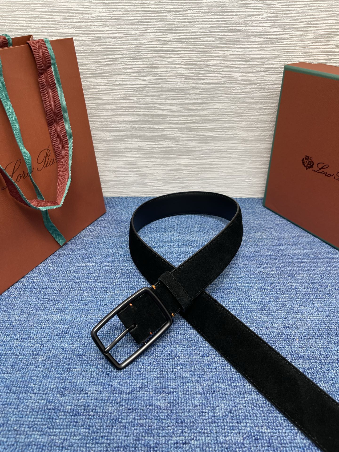 品牌：Loro Piana（诺悠翩雅）正品尺寸经典男士休闲腰带，柔软alsavel制成，镀钯金属扣带有L