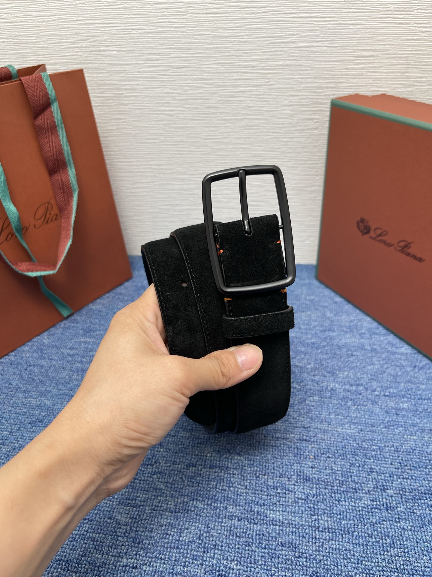 品牌：Loro Piana（诺悠翩雅）正品尺寸经典男士休闲腰带，柔软alsavel制成，镀钯金属扣带有L