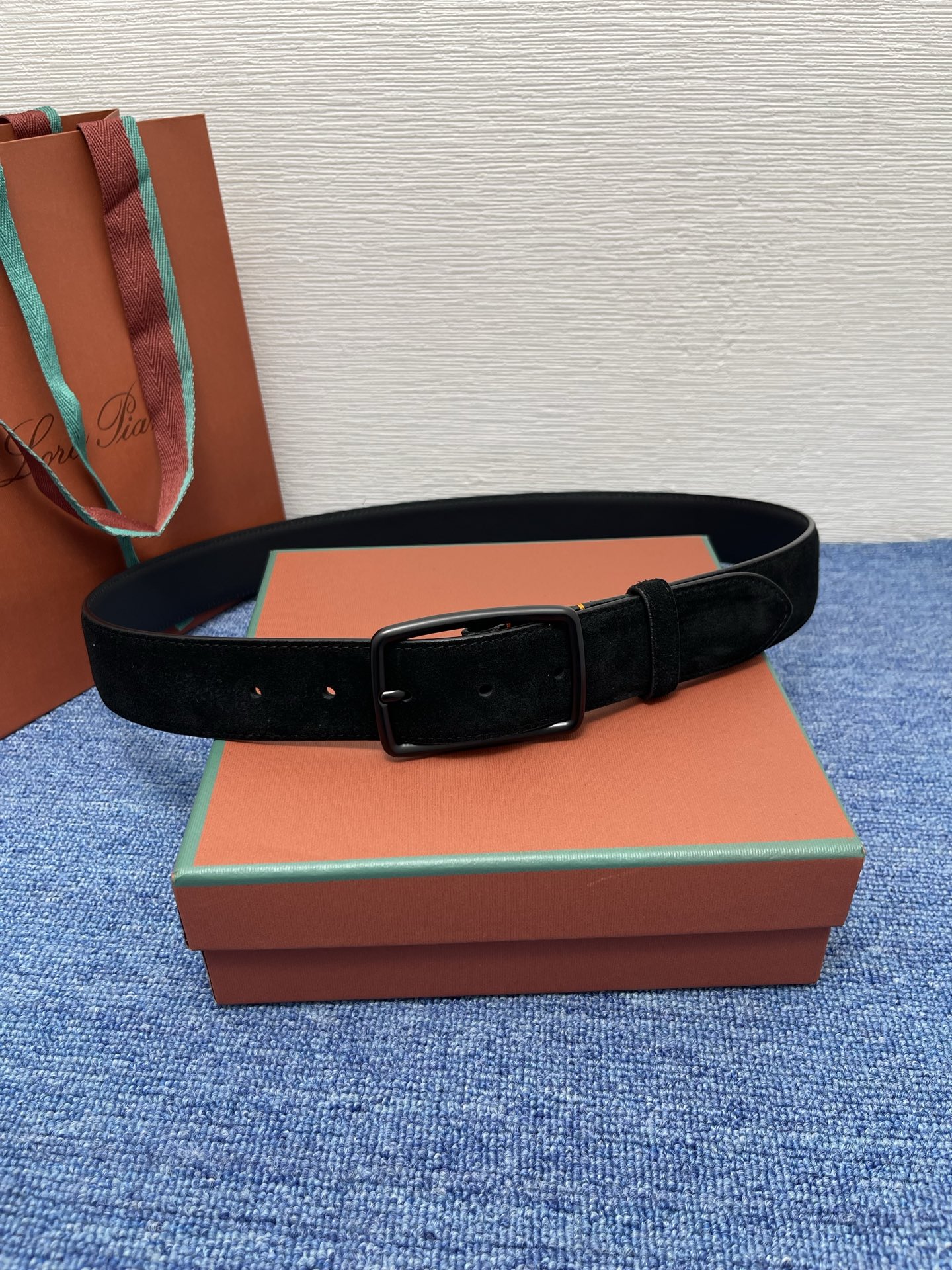 品牌：Loro Piana（诺悠翩雅）正品尺寸经典男士休闲腰带，柔软alsavel制成，镀钯金属扣带有L