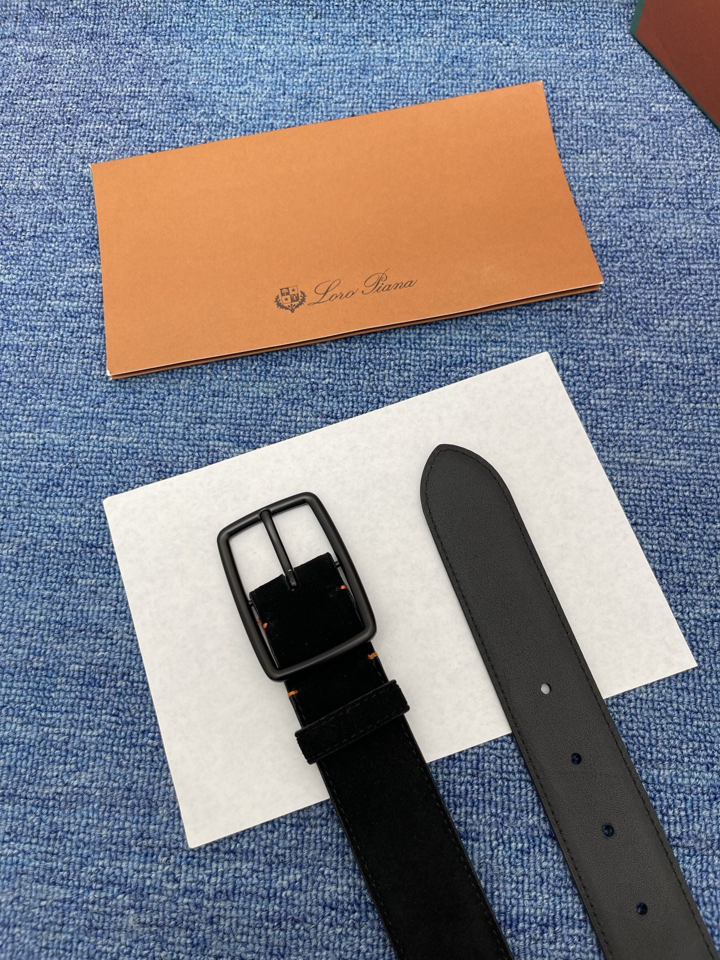 品牌：Loro Piana（诺悠翩雅）正品尺寸经典男士休闲腰带，柔软alsavel制成，镀钯金属扣带有L