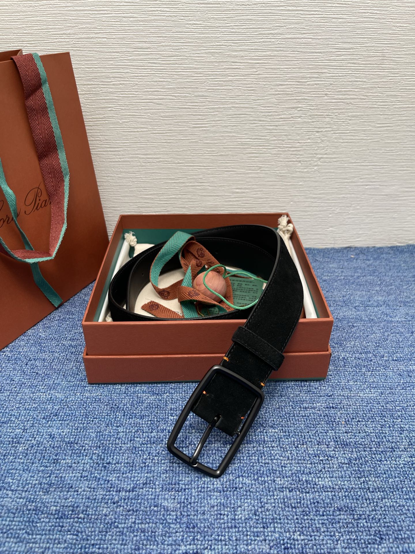 品牌：Loro Piana（诺悠翩雅）正品尺寸经典男士休闲腰带，柔软alsavel制成，镀钯金属扣带有L