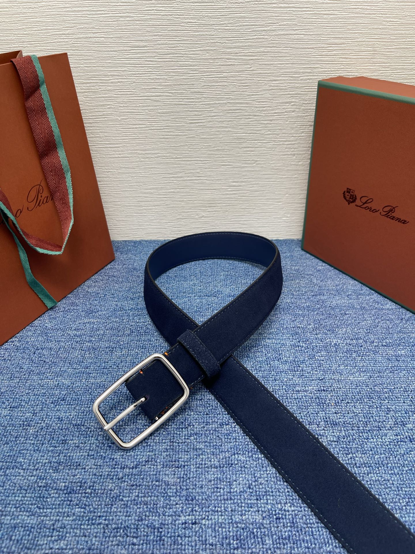 品牌：Loro Piana（诺悠翩雅）正品尺寸经典男士休闲腰带，柔软alsavel制成，镀钯金属扣带有L