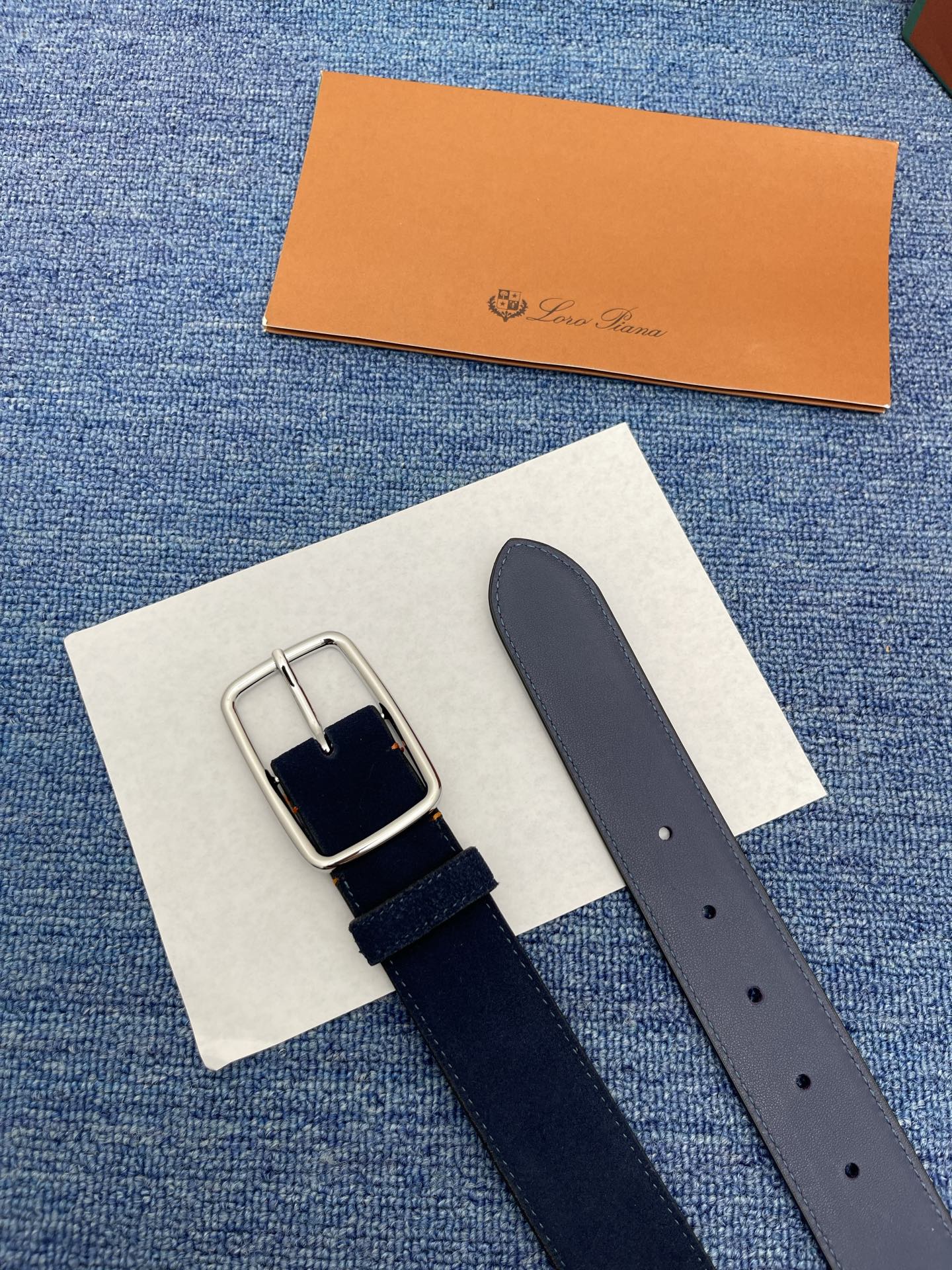 品牌：Loro Piana（诺悠翩雅）正品尺寸经典男士休闲腰带，柔软alsavel制成，镀钯金属扣带有L