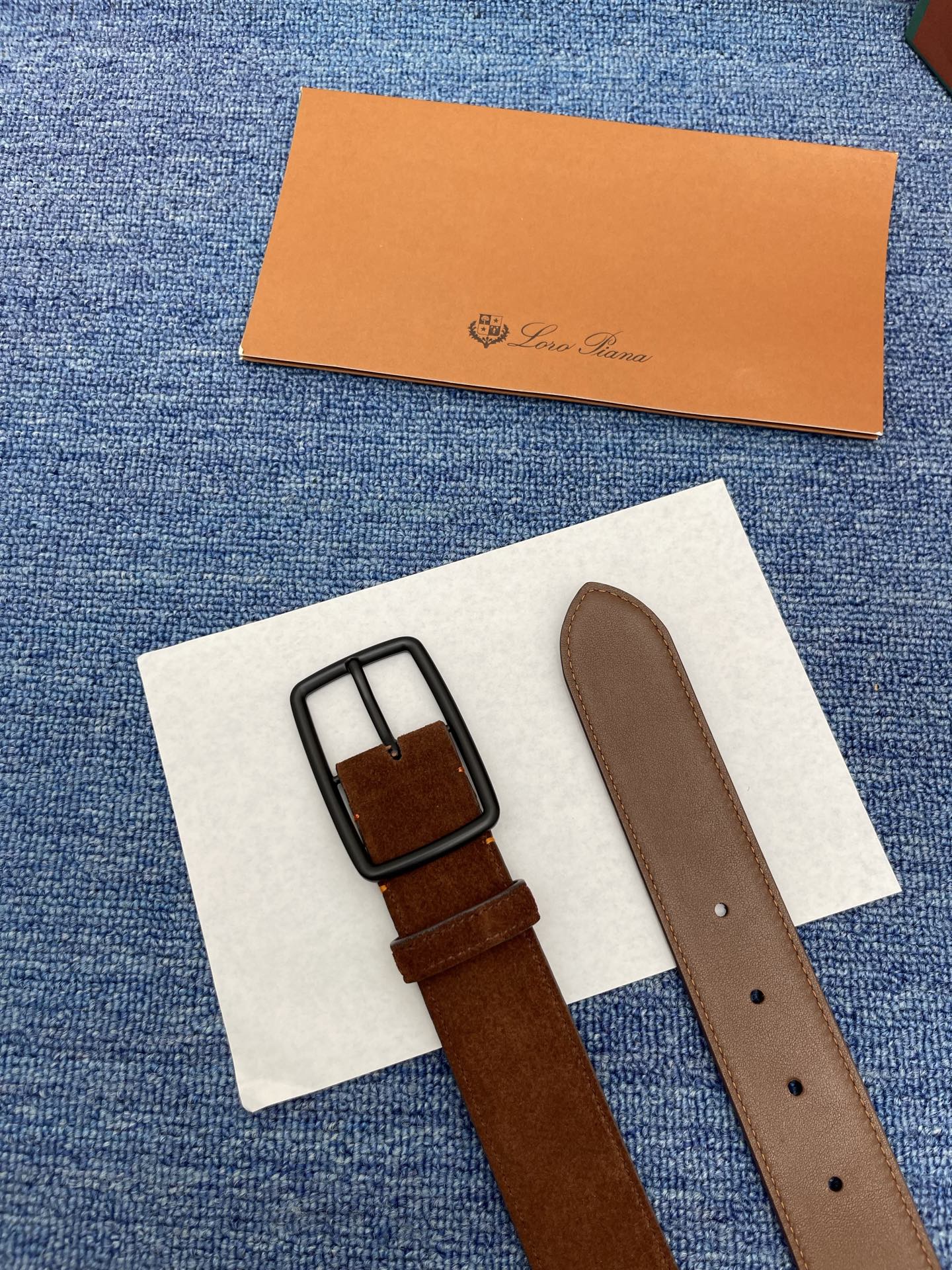 品牌：Loro Piana（诺悠翩雅）正品尺寸经典男士休闲腰带，柔软alsavel制成，镀钯金属扣带有L