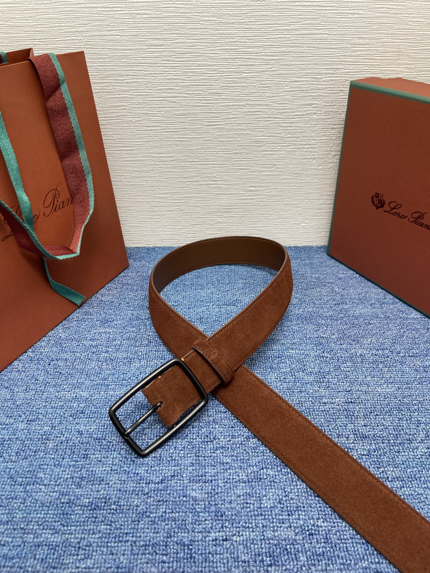 品牌：Loro Piana（诺悠翩雅）正品尺寸经典男士休闲腰带，柔软alsavel制成，镀钯金属扣带有L
