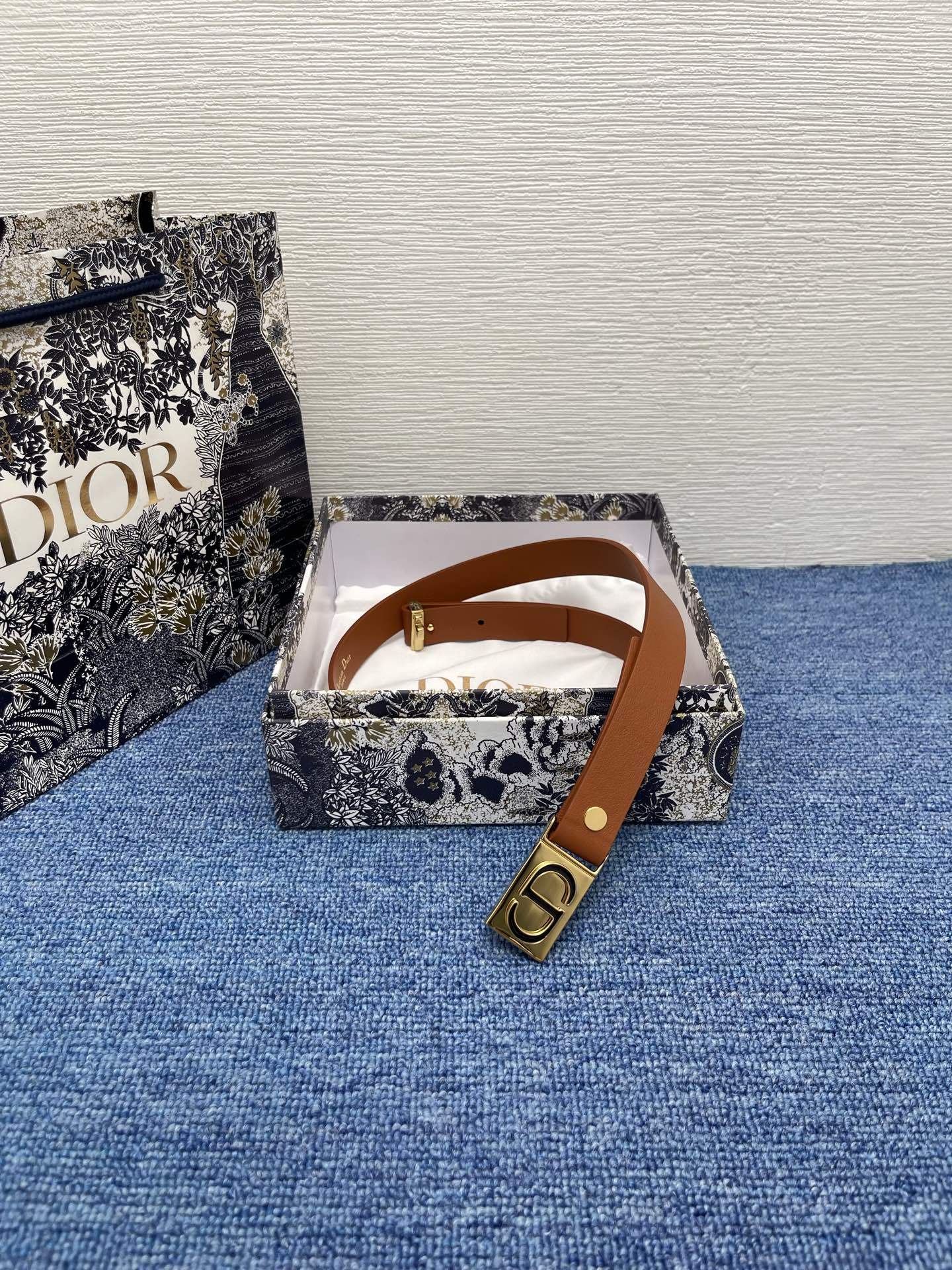 30 Montaigne Treasure 腰带 20 毫米棕色光滑牛皮革编号: B0699QMOD_M