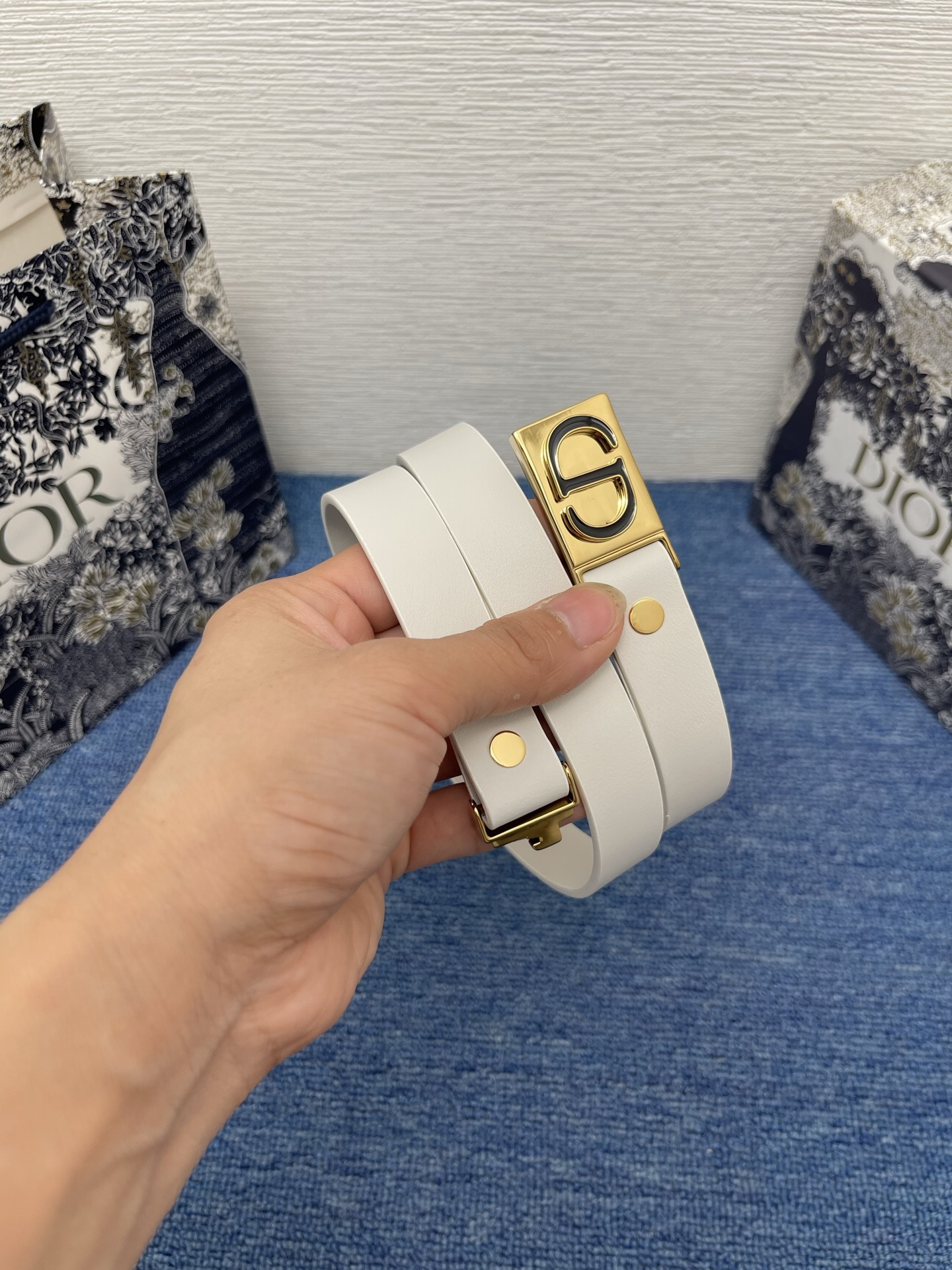 30 Montaigne Treasure 腰带 20 毫米白色光滑牛皮革编号: B0699QMOD_M