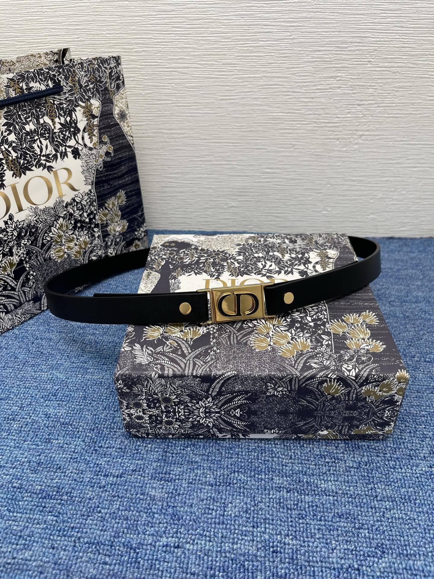 30 Montaigne Treasure 腰带 20 毫米黑色光滑牛皮革编号: B0699QMOD_M