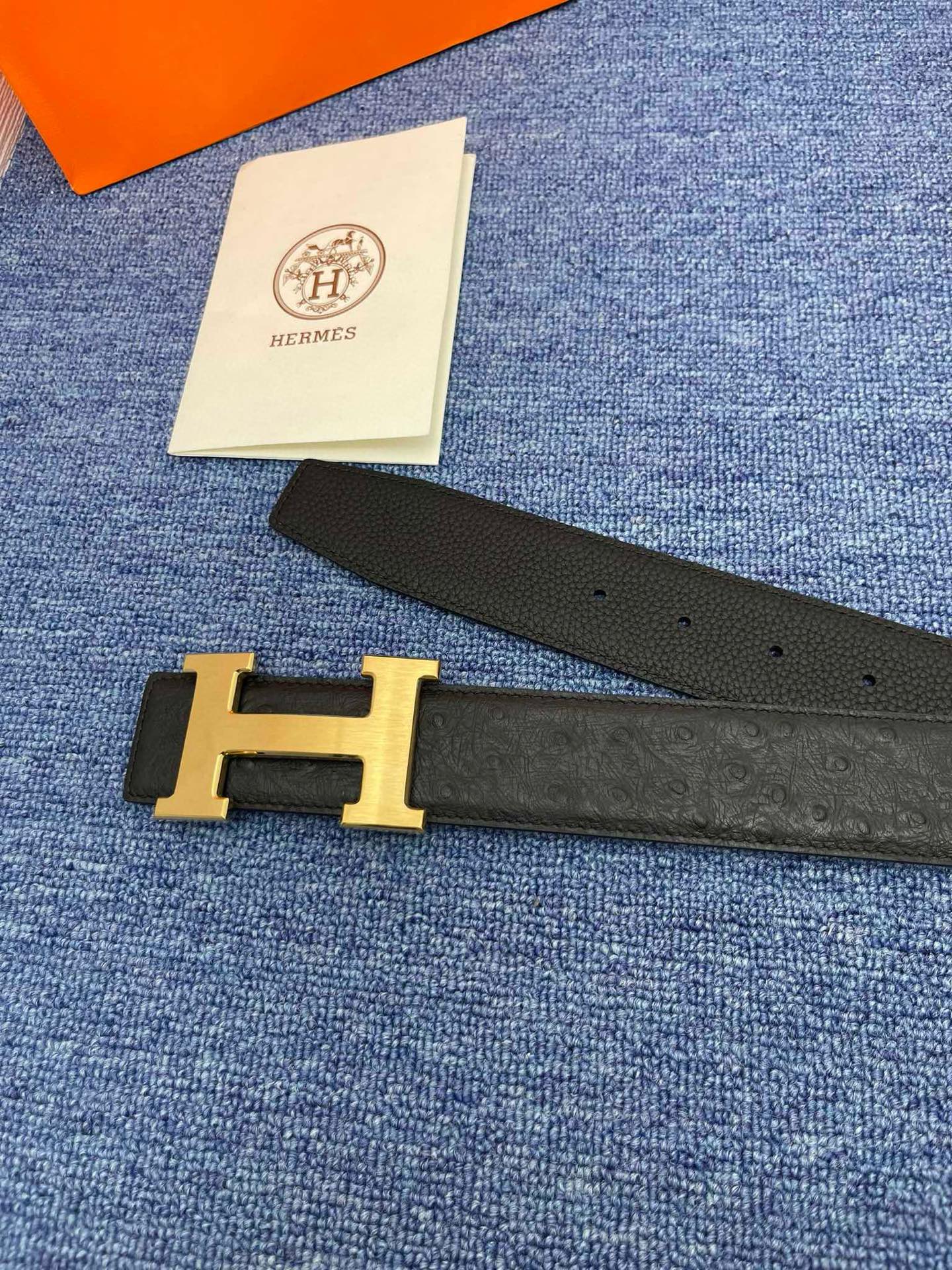 🔴 【品牌】爱马仕 🔴 【描述】采用高级真皮精制而成，触感厚实，饰以商标带扣。腰带为意大利尺寸，请在购买