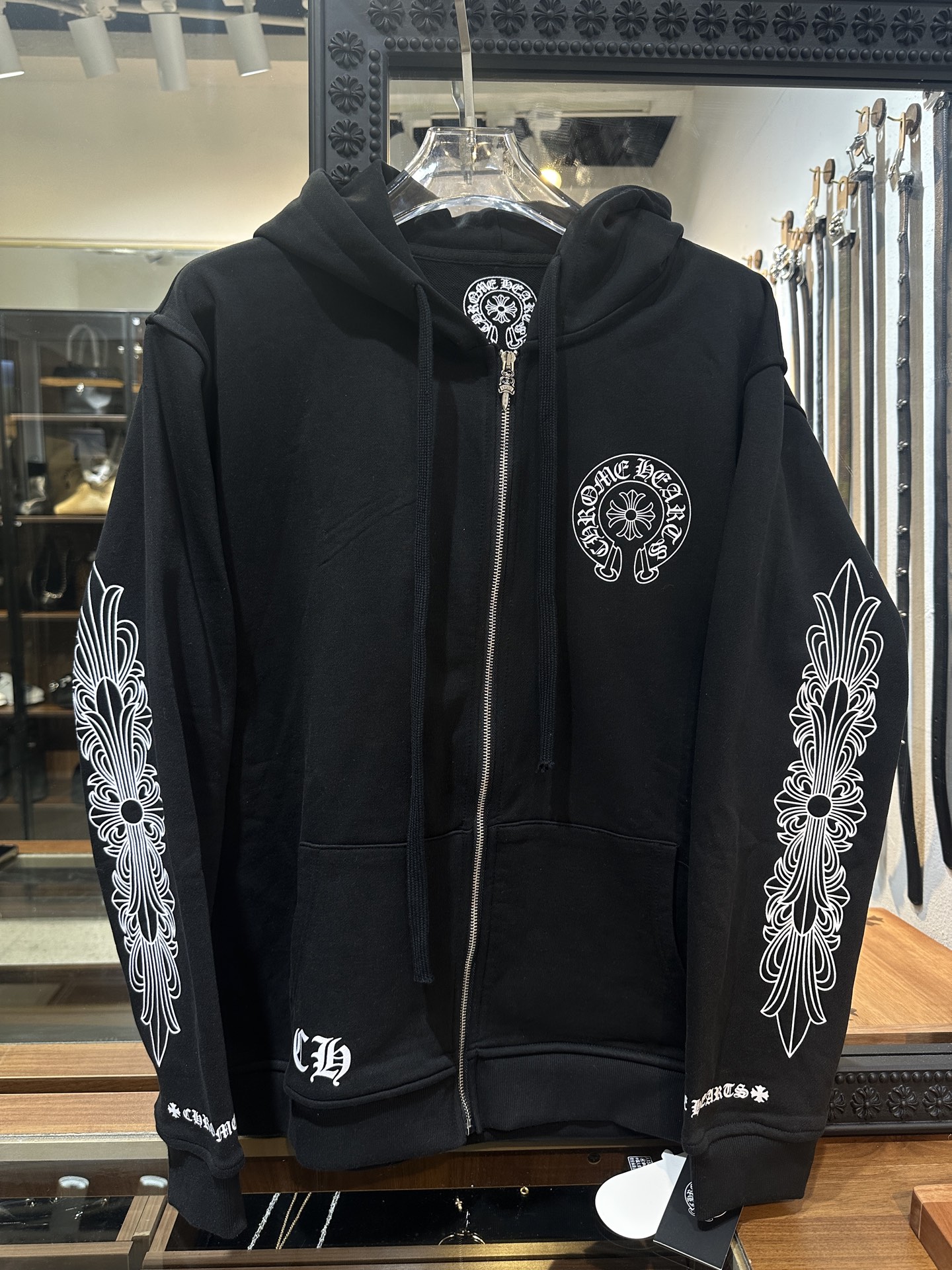 Sweatshirt