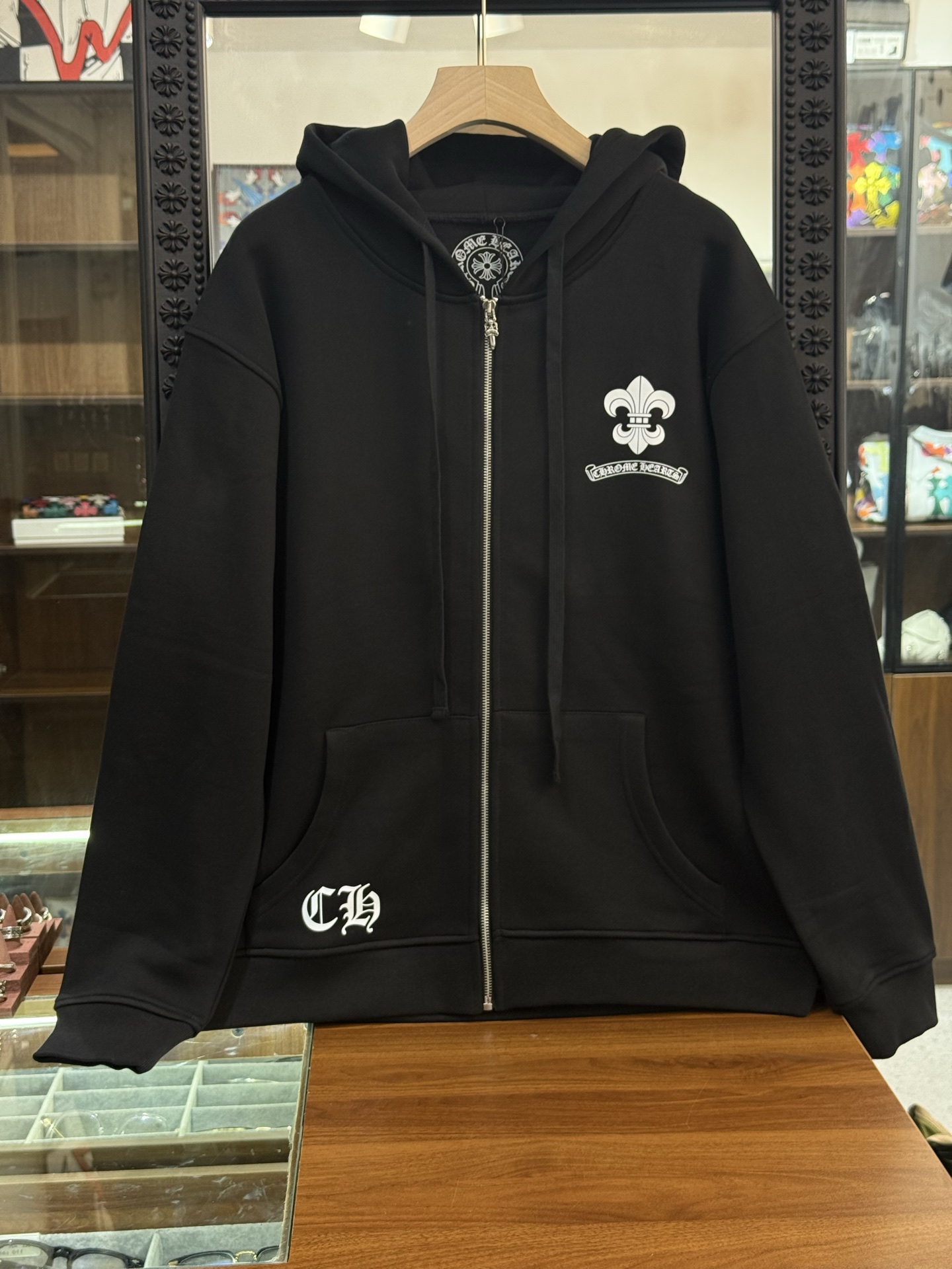 Sweatshirt