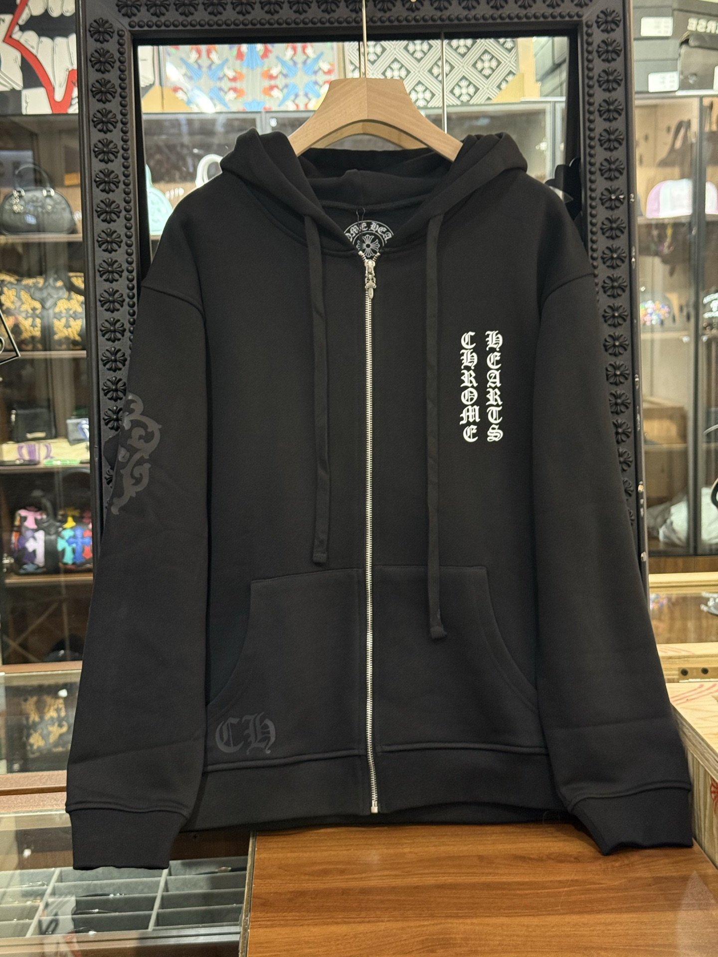 Sweatshirt