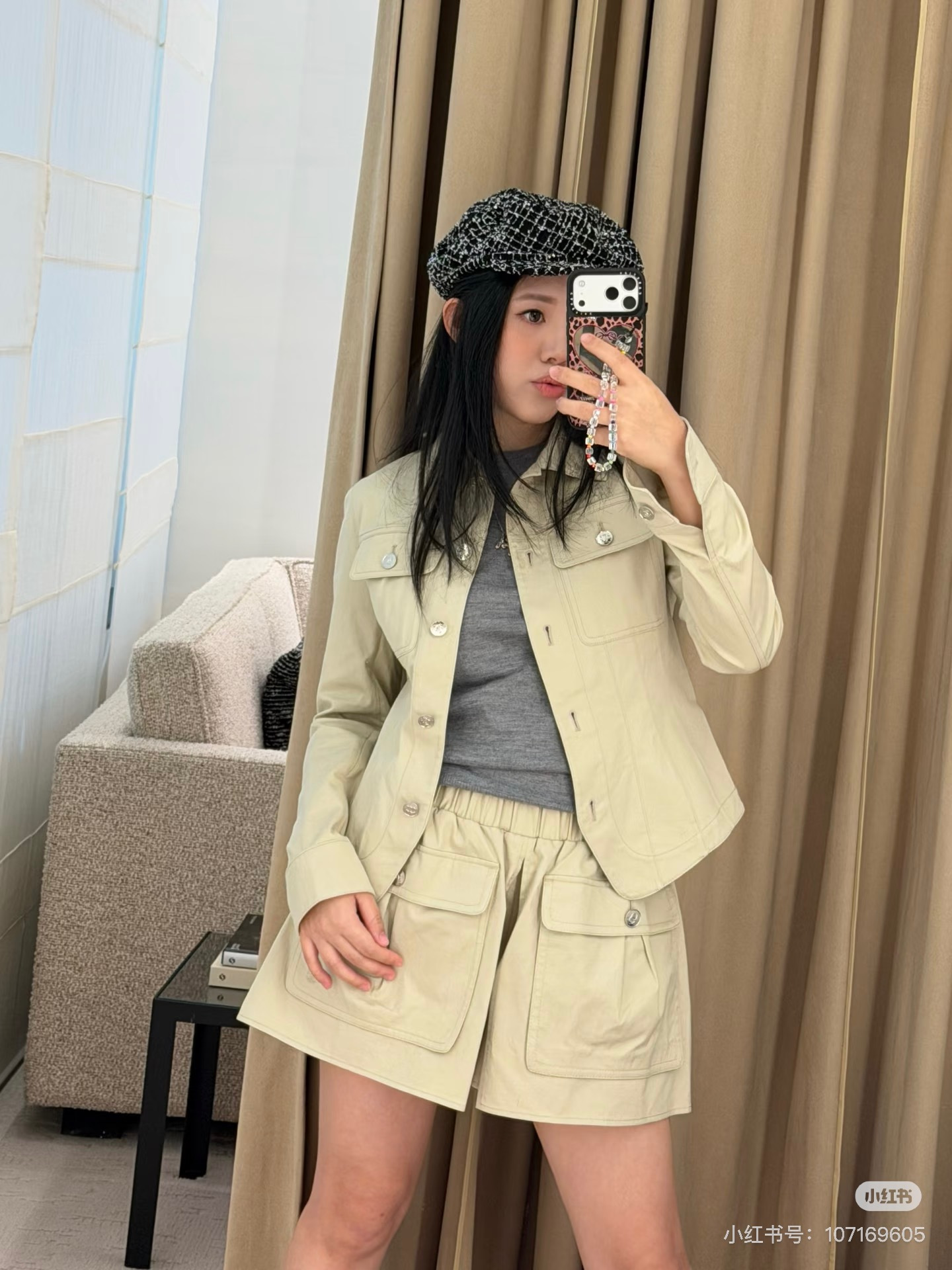 NO:795365,Skirt Jacket Cha* 26C Advanced Handicraft Workshop Series New Product Double Pocket Workwear Style Denim Jacket Skirt Suit丨Exclusively developed by yb!  Top quality production!  The light khaki tone is gentle and white, the waist design of the jacket cleverly optimizes body proportions, and the large pockets of the culottes are both practical and design-friendly. Whether paired with a white shirt to create a smart workplace look, or layered with a knitted sweater to show a gentle temperament, it can easily hold up in various occasions, allowing you to always remain refined and calm in your busy daily life. Available in stock S/M/L,,skirts,jackets & coats,shirts,19860909半裙 外套Cha* 26C高级手工坊系列新品 双口袋工装风牛仔外套裙裤套装丨独家yb开发！顶级高版出品！浅卡其色调温柔又显白,外套的收腰设计巧妙优化身材比例,裙裤的大口袋兼具实用性与设计感.无论是搭配白衬衫打造干练职场造型,还是内搭针织衫展现温柔气质,都能轻松hold住各种场合,让你在忙碌日常中也能时刻保持精致与从容.现货发售S/M/L,,skirts,jackets & coats,shirts,,Women's clothing