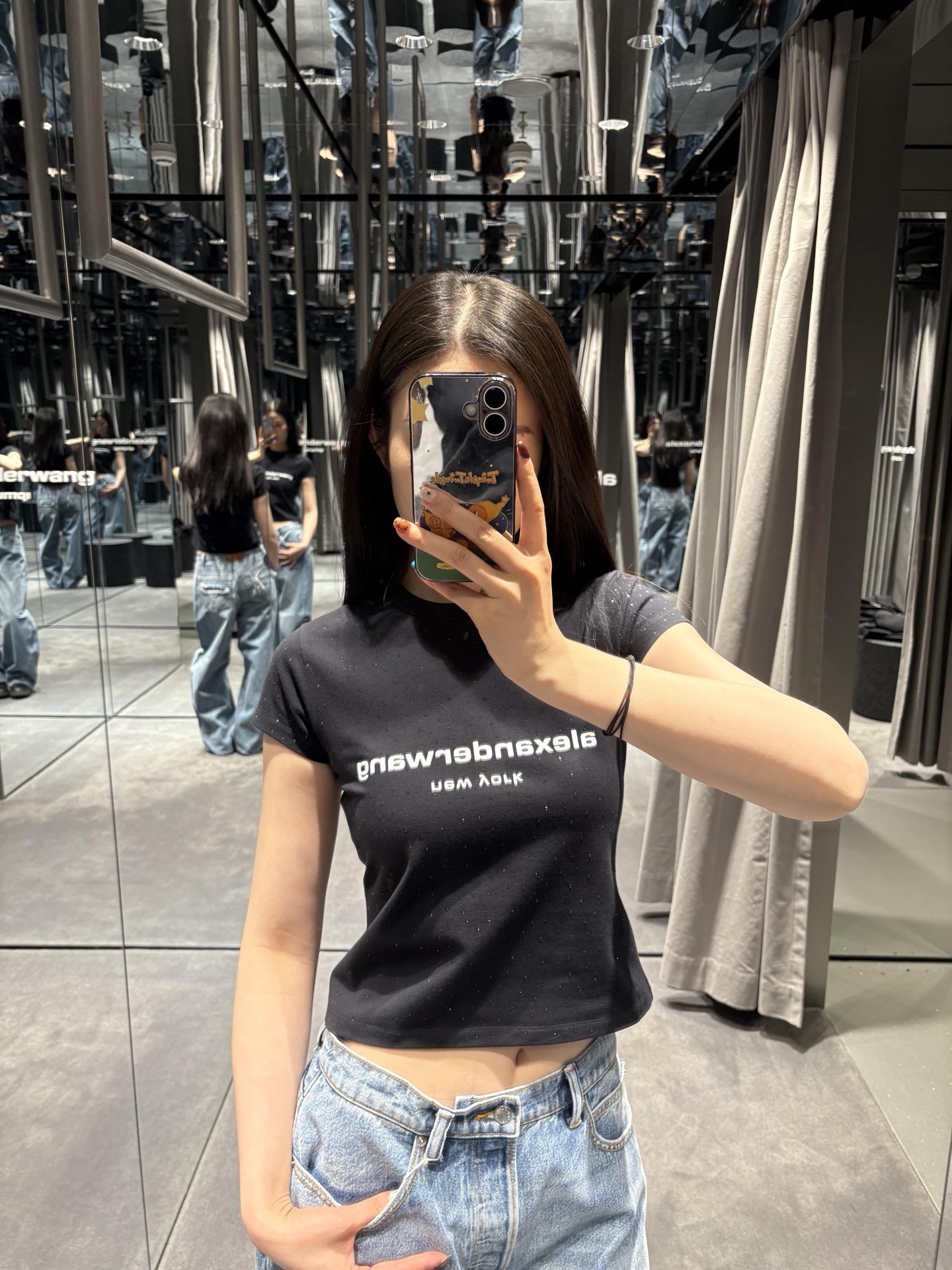 NO:762213,Aw* 26SS new spring and summer letter printed full crystal hot diamond slim fit short-sleeved round neck T-shirt | Exclusively developed by yb!  Top quality production!  Highly elastic and skin-friendly cotton blended fabric, soft, breathable and close to the body shape. Slim-fitting and slightly short version, highly tolerant to the figure. Small round neck + slim-fitting short cut, accurately outlines the waistline, easily creating a waist-baring hot girl style. It can highlight the curves without being too tight, suitable for hot girls of all shapes. Ready for sale S/M/L,, T-shirt, tees, t-shirt,19860909Aw* 26SS春夏新款 字母印花满水晶烫钻修身短袖圆领T恤丨独家yb开发！顶级高版出品！高弹亲肤的棉质混纺面料,软糯透气且贴合身形,修身微短版型,对身材包容度高,小圆领+修身短款剪裁,精准勾勒腰线,轻松打造露腰辣妹风.既能凸显曲线又不会过于紧绷,适配各种身材的辣妹穿搭.现货发售S/M/L,,T-shirt,tees，t-shirt,,Women's clothing