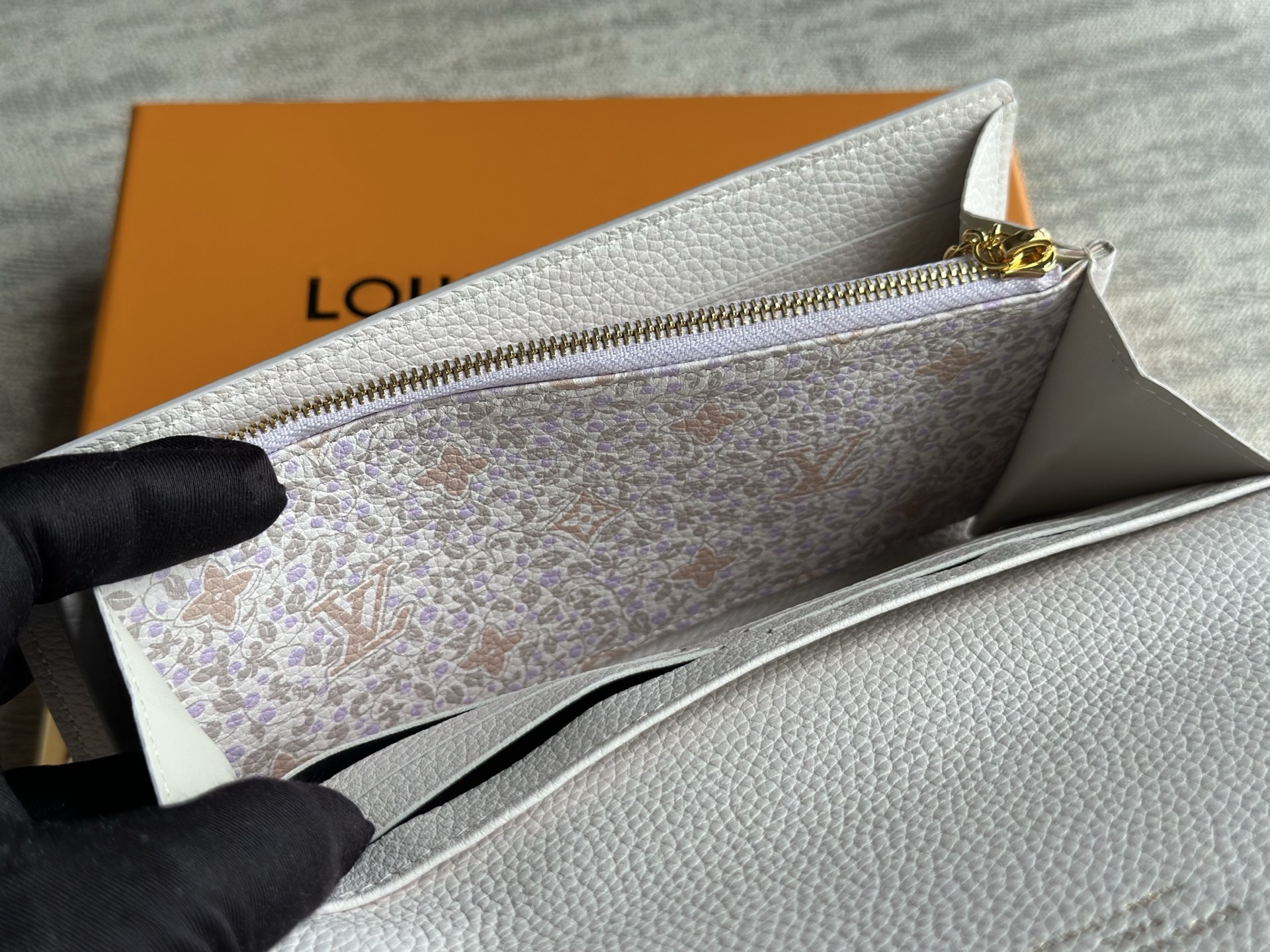 루이비통 지갑 131388 Louis Vuitton Wallet 썸네일 이미지