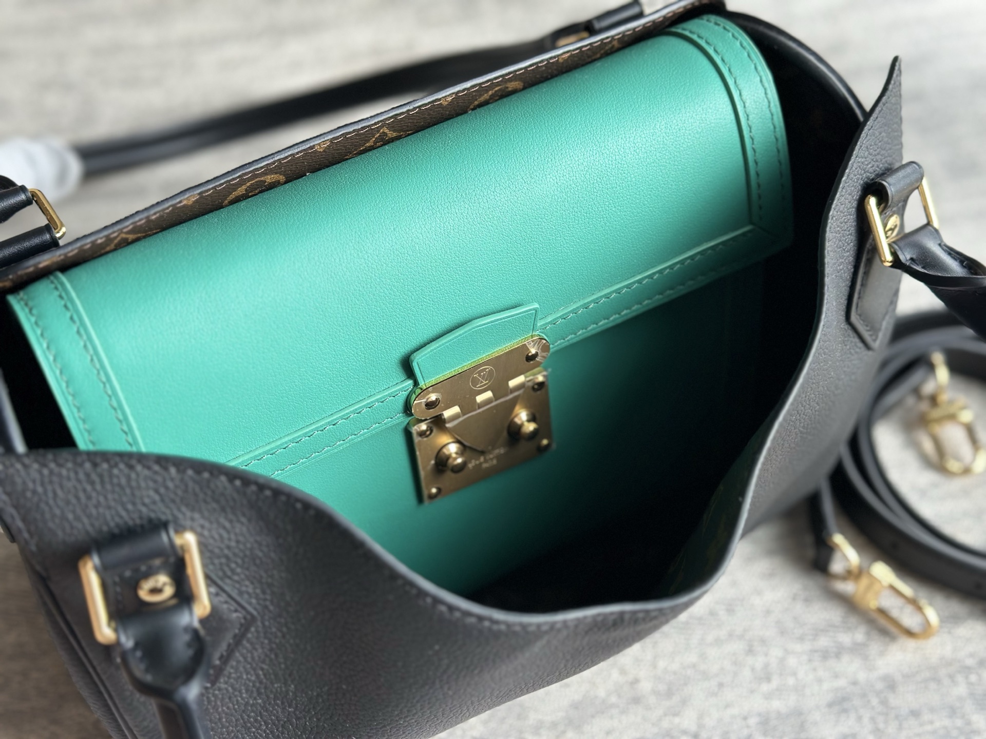 루이비통(CD) M30327 가방 Louis Vuitton Bag 썸네일 이미지