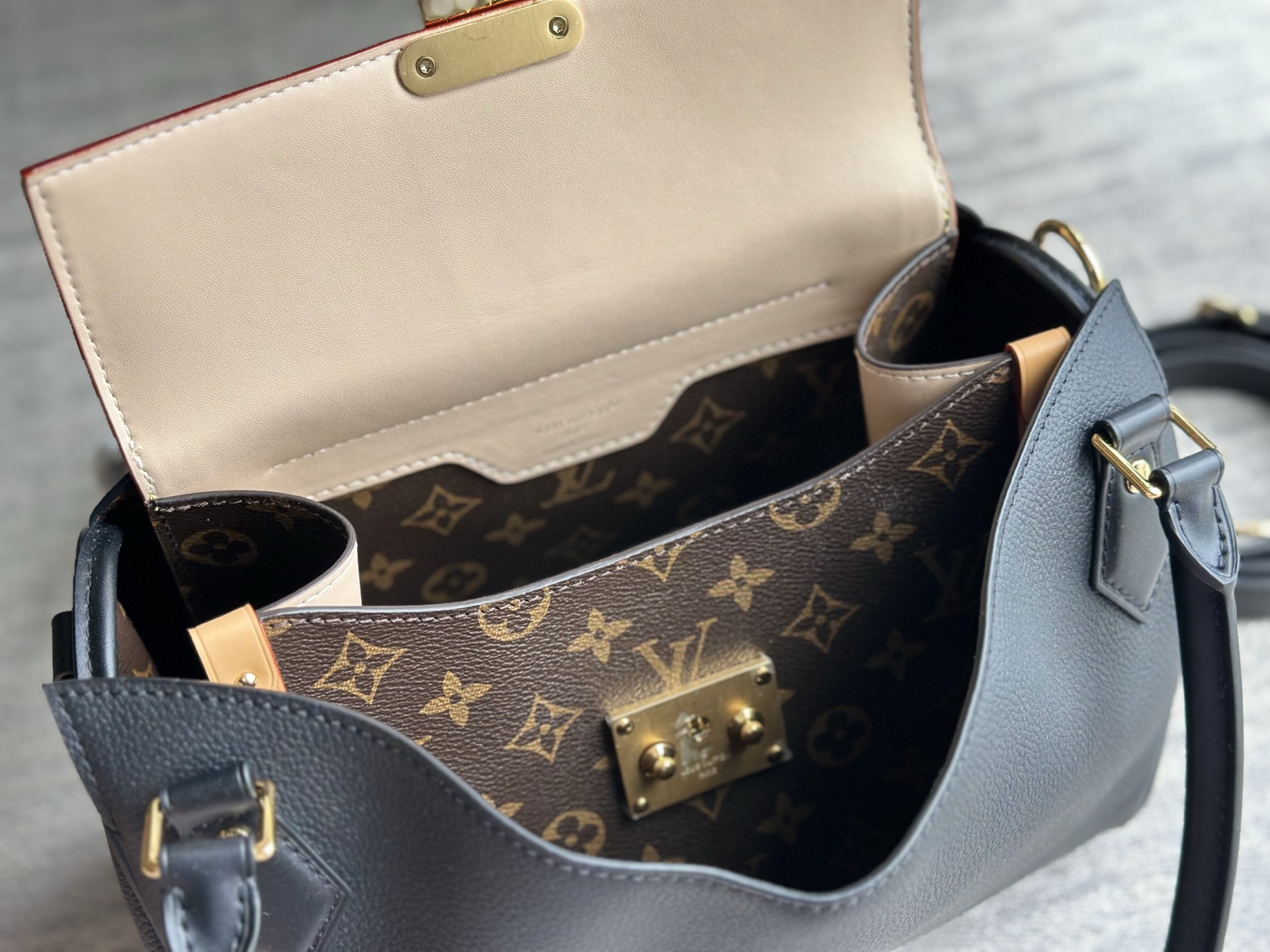 루이비통(CD) M30327 가방 Louis Vuitton Bag 썸네일 이미지