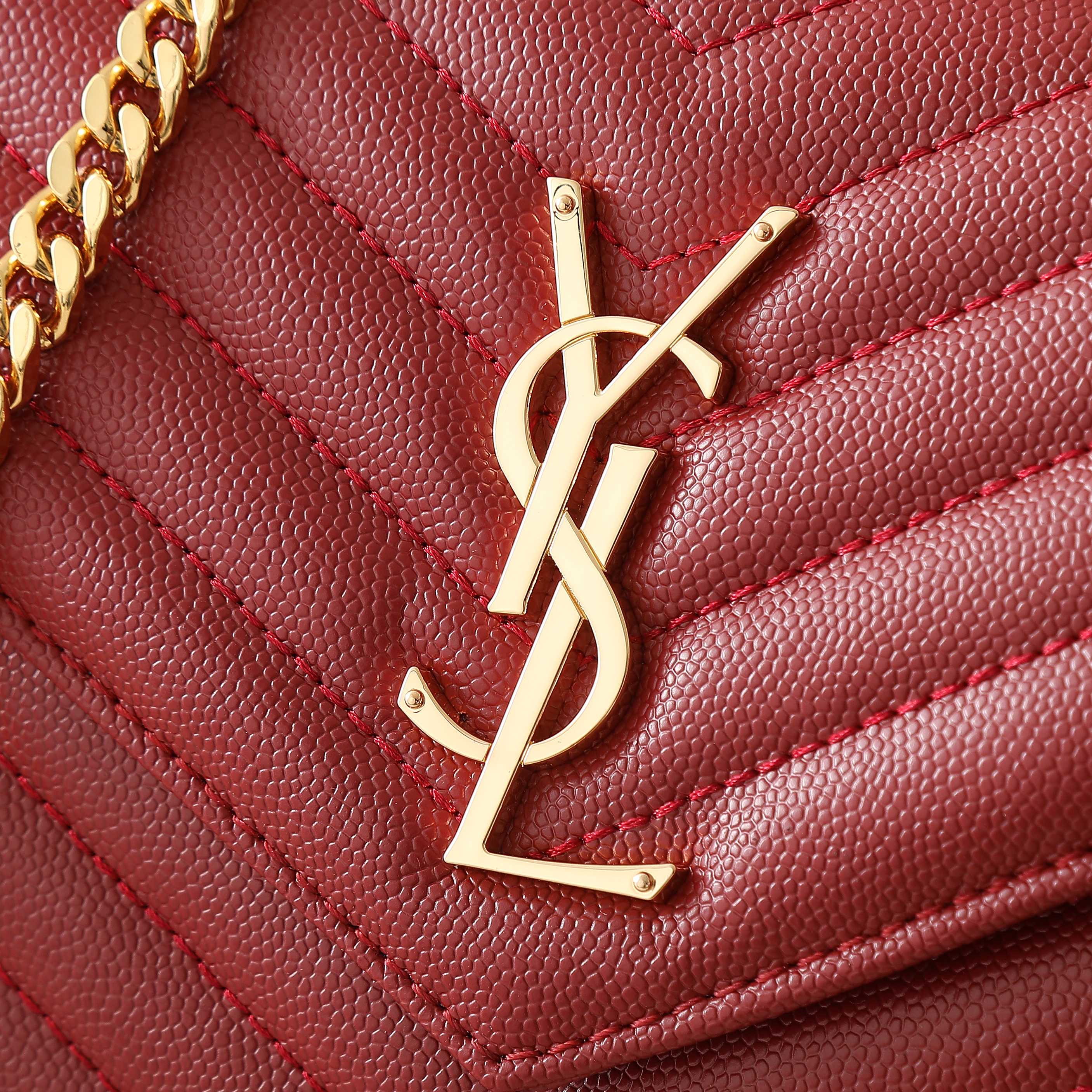 黑色金扣高品质✨真正高质量，经典爆款🔥圣家-正面翻盖皮夹，附可拆卸金属链条，金属互扣式 Y 标志，提花凸