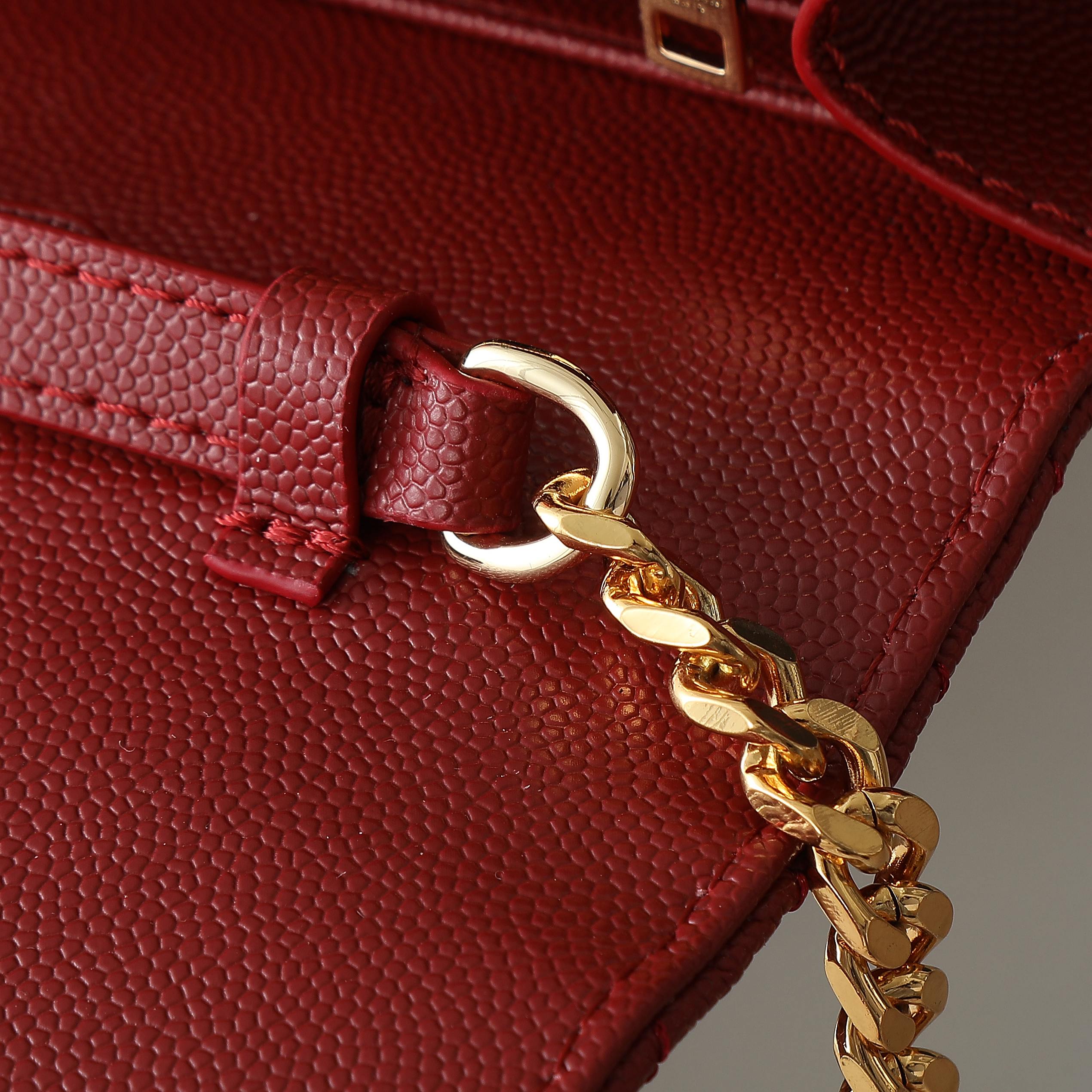 黑色金扣高品质✨真正高质量，经典爆款🔥圣家-正面翻盖皮夹，附可拆卸金属链条，金属互扣式 Y 标志，提花凸