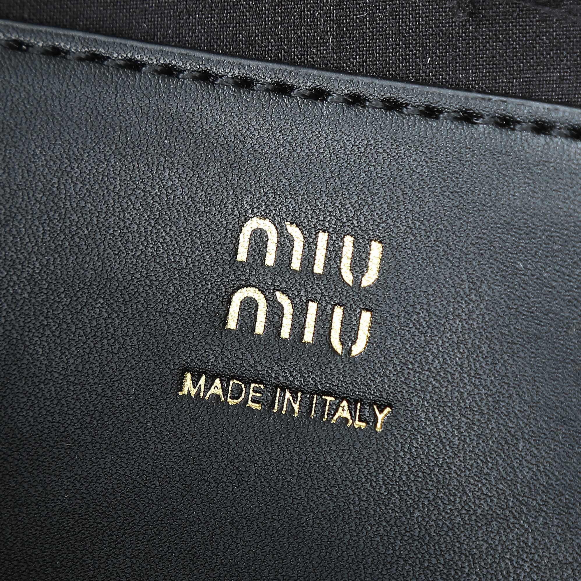 😘新款保龄球包包，官网主推，今年绝对爆款式，顶级进口小牛皮，独具风格matelasse图案，包身精致立体