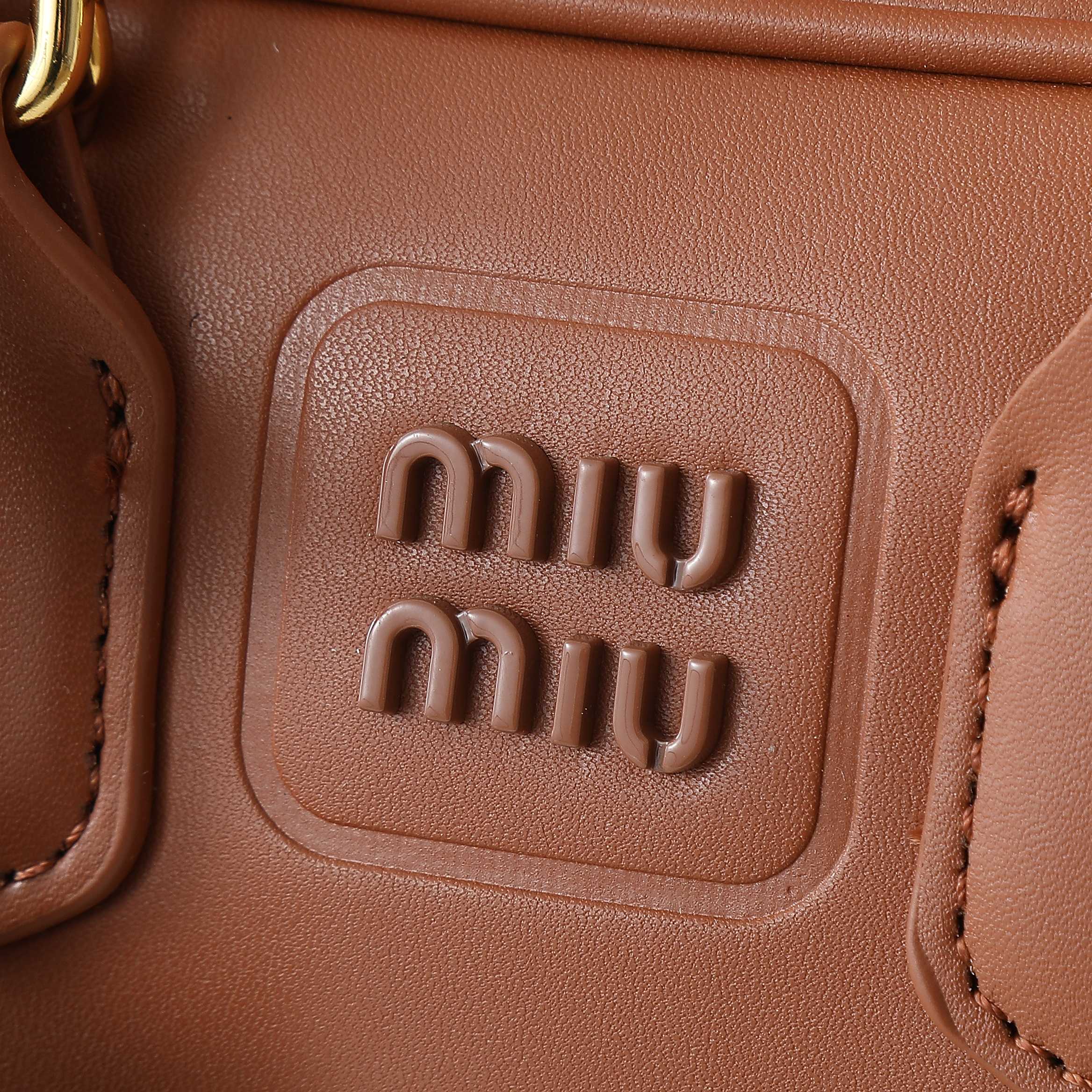 😘新款保龄球包包，官网主推，今年绝对爆款式，顶级进口小牛皮，独具风格matelasse图案，包身精致立体