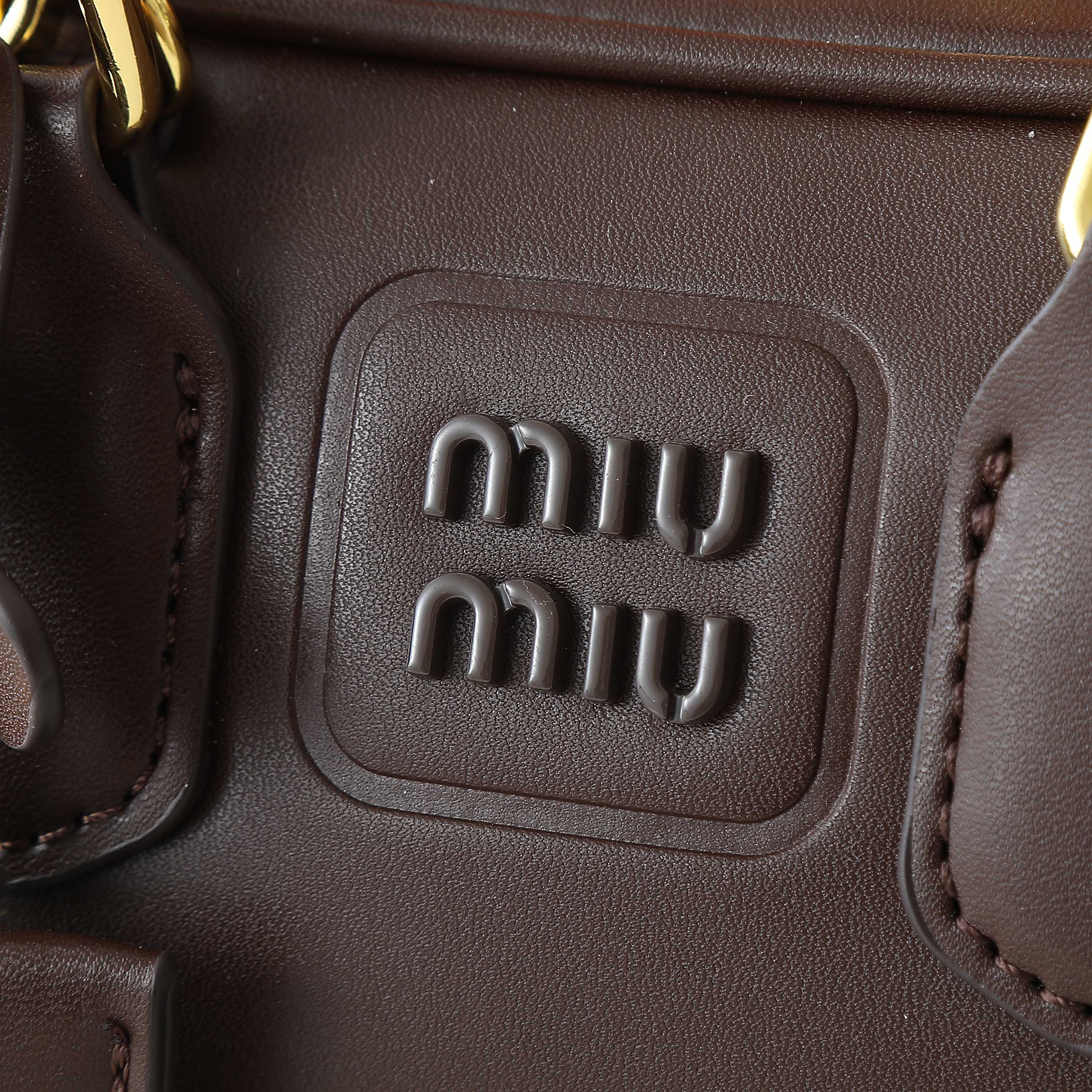 😘新款保龄球包包，官网主推，今年绝对爆款式，顶级进口小牛皮，独具风格matelasse图案，包身精致立体