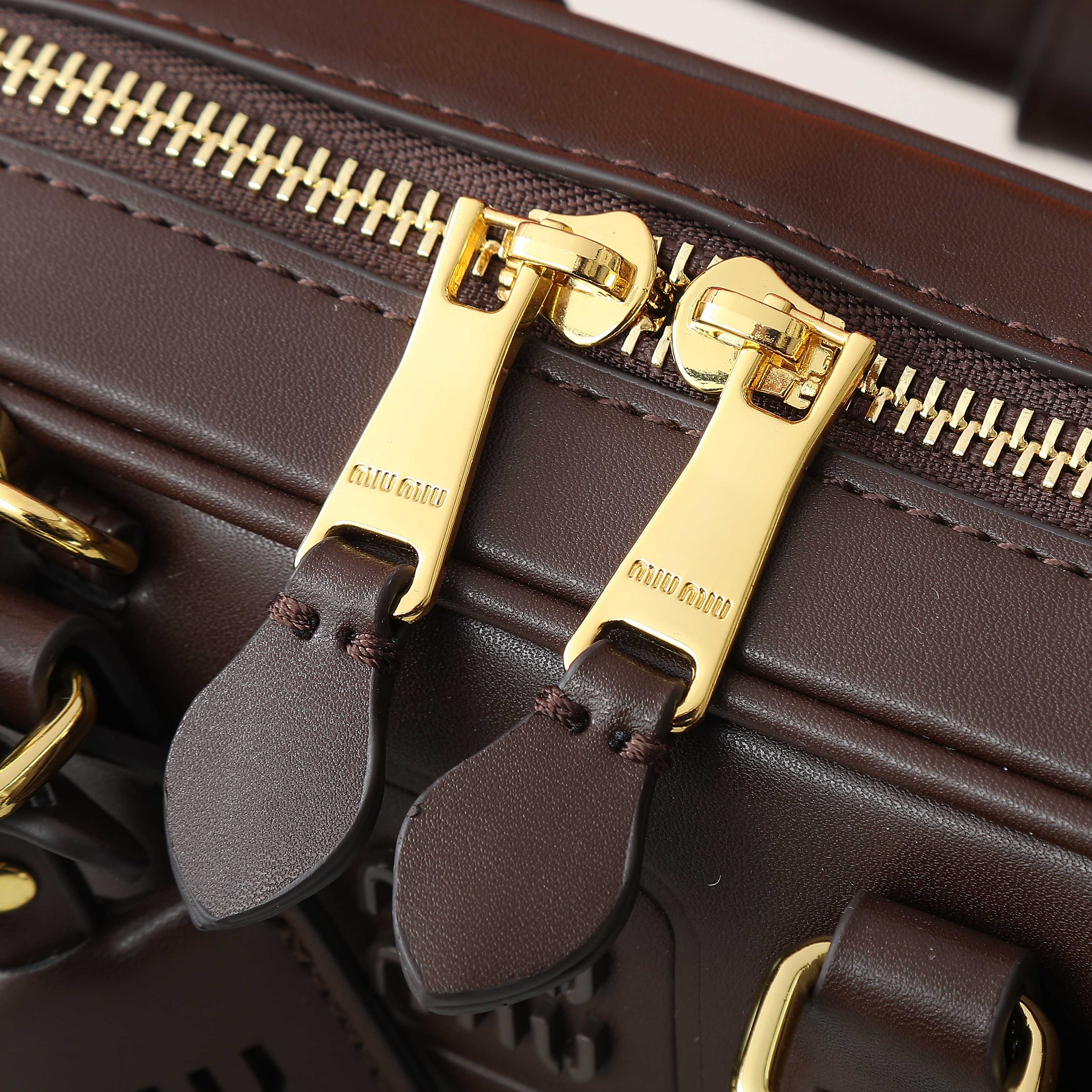 😘新款保龄球包包，官网主推，今年绝对爆款式，顶级进口小牛皮，独具风格matelasse图案，包身精致立体