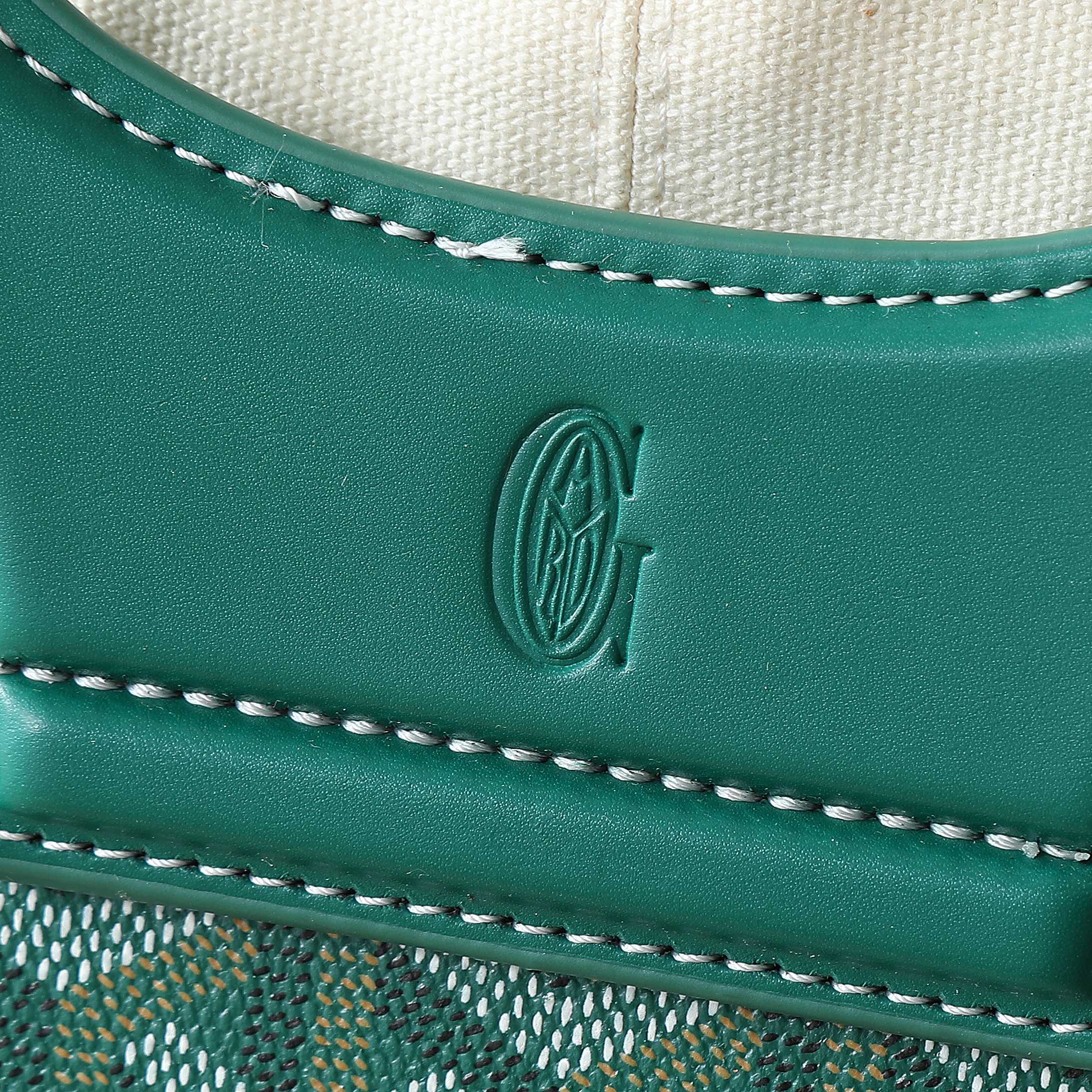 Alternative view of Crossbody Bag 12126
