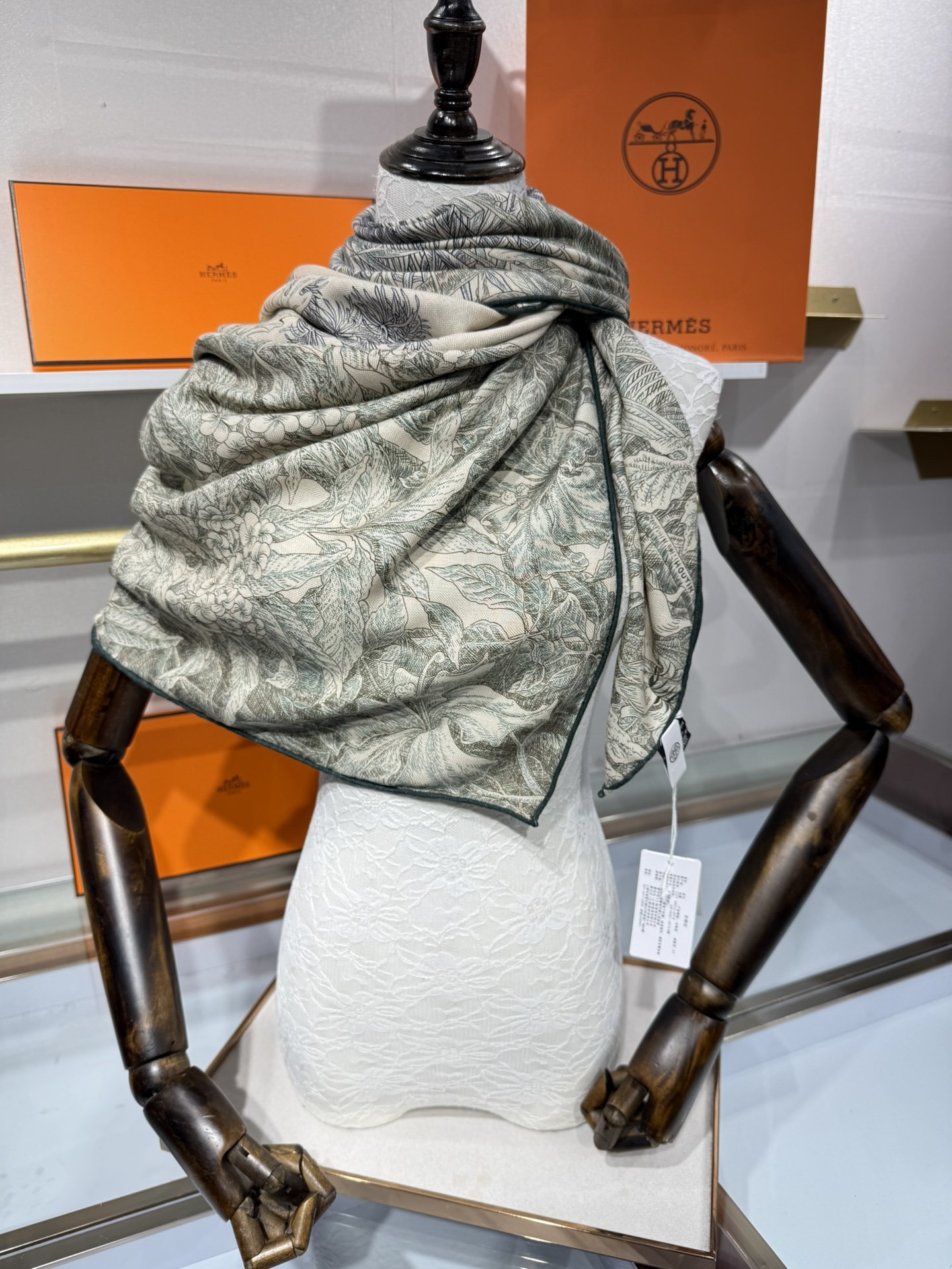 💟2025年秋冬抢先 上新💞【双面同色丝毛方巾】手工卷边山羊绒和真丝混纺披肩(70%山羊绒,30%桑蚕丝