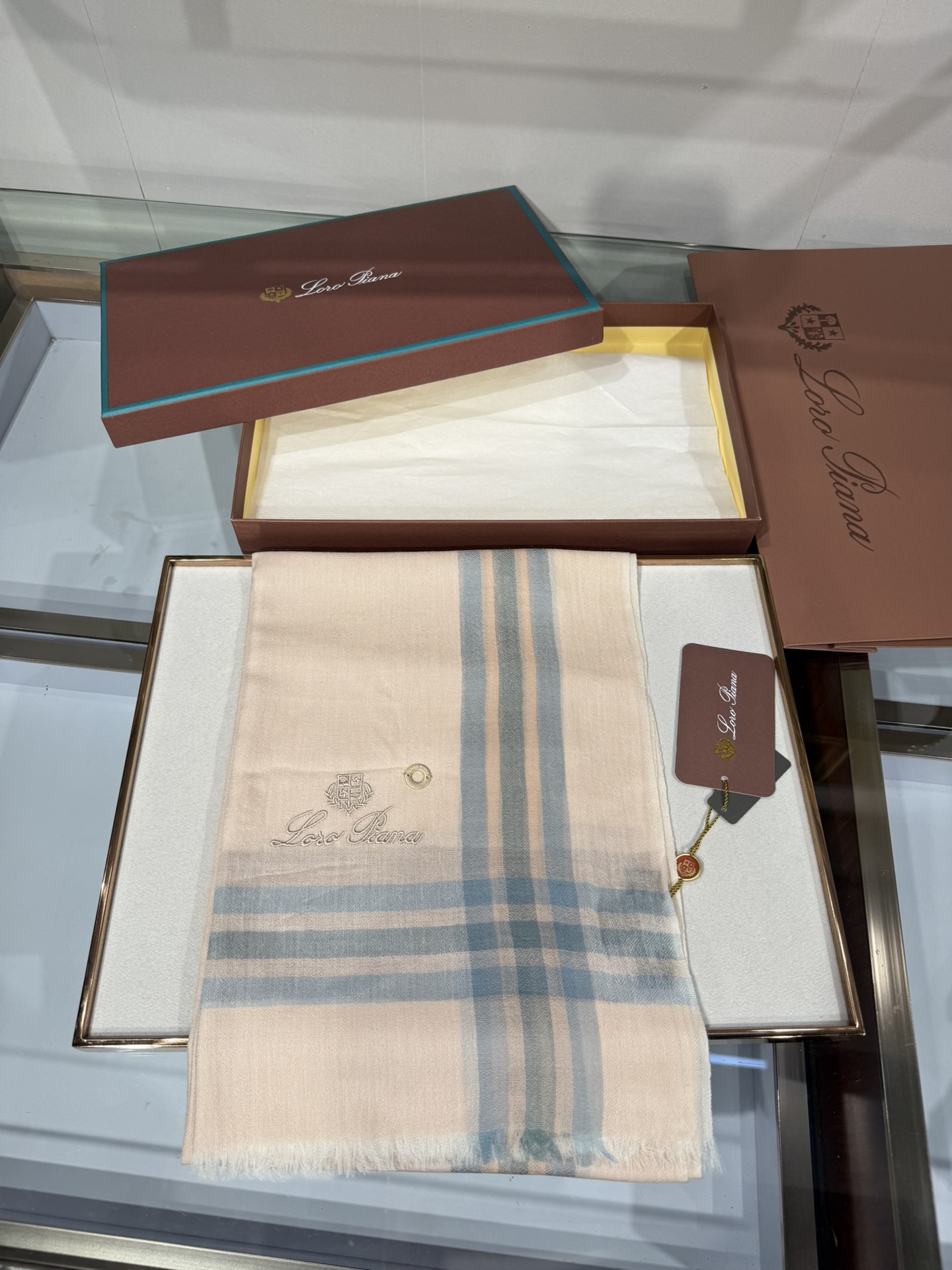 💟Loro Piana LP 最新独家供应十年二十年都不过时！也只有LP羊绒围巾能把这么看似简单外观的围巾做到顶级世界一