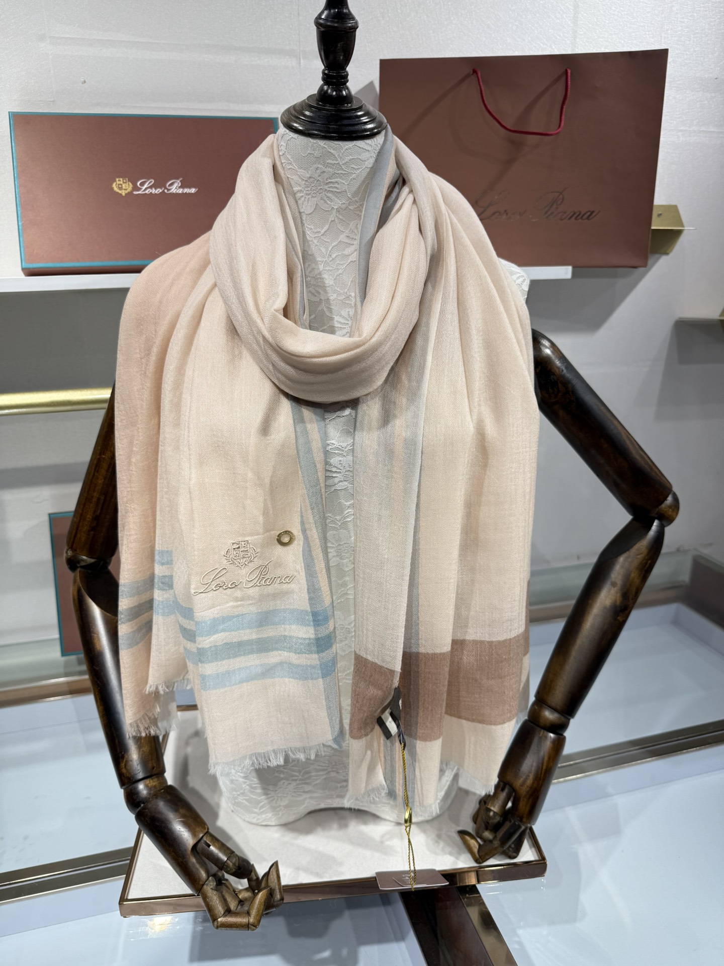 💟Loro Piana LP 最新独家供应十年二十年都不过时！也只有LP羊绒围巾能把这么看似简单外观的围巾做到顶级世界一
