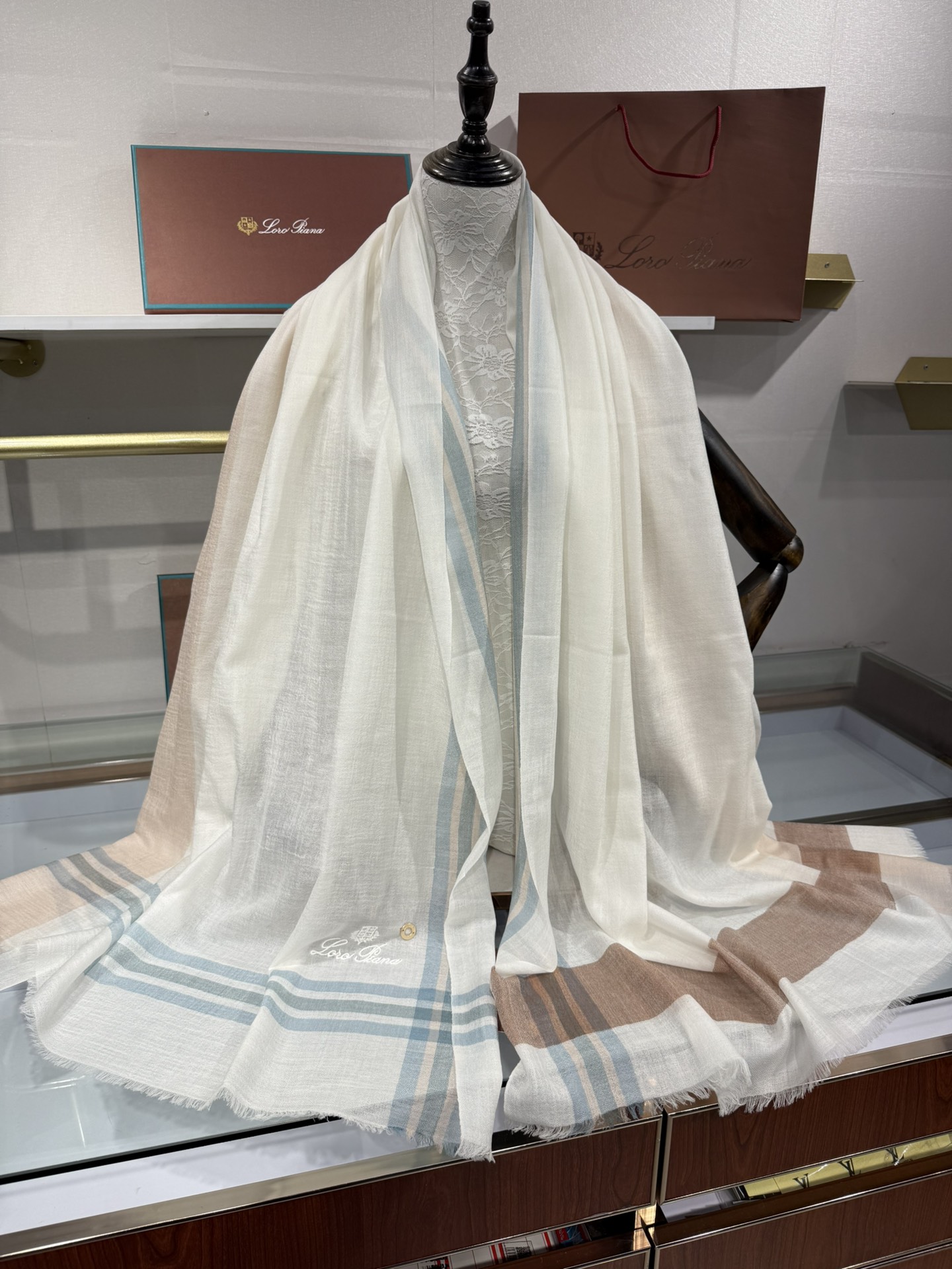 💟Loro Piana LP 最新独家供应十年二十年都不过时！也只有LP羊绒围巾能把这么看似简单外观的围巾做到顶级世界一