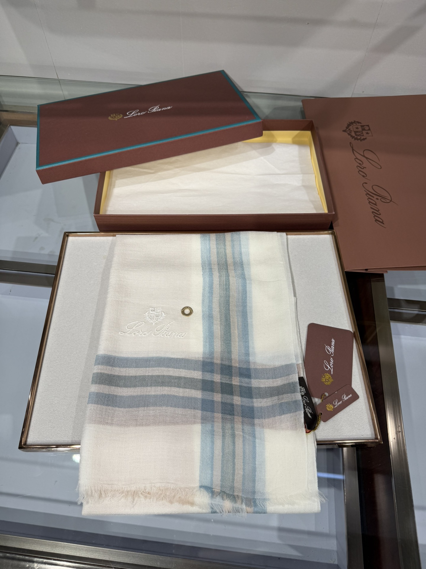 💟Loro Piana LP 最新独家供应十年二十年都不过时！也只有LP羊绒围巾能把这么看似简单外观的围巾做到顶级世界一