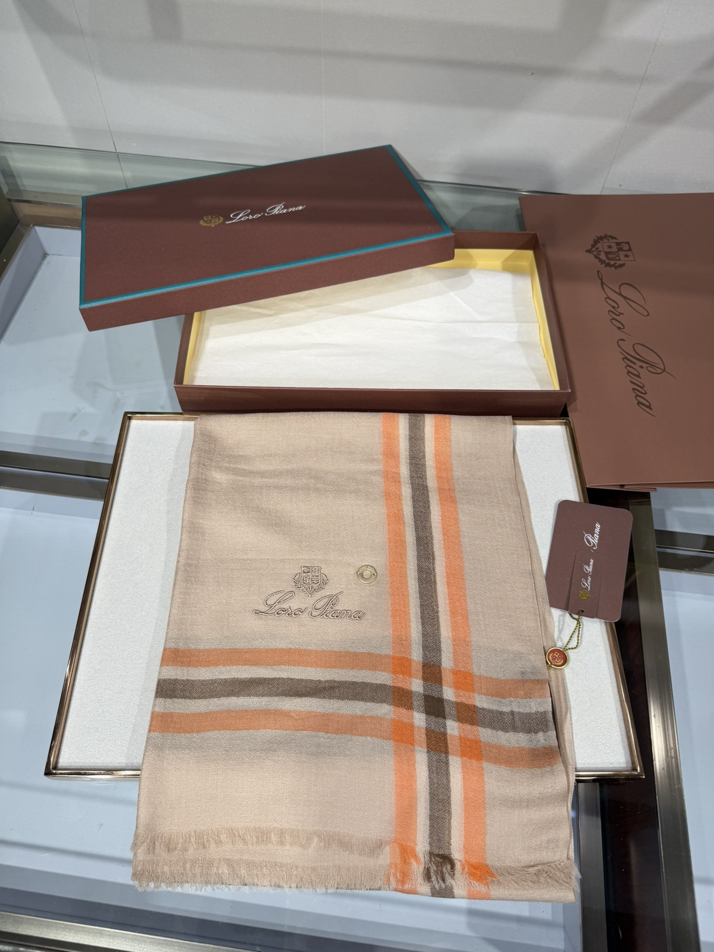 💟Loro Piana LP 最新独家供应十年二十年都不过时！也只有LP羊绒围巾能把这么看似简单外观的围巾做到顶级世界一