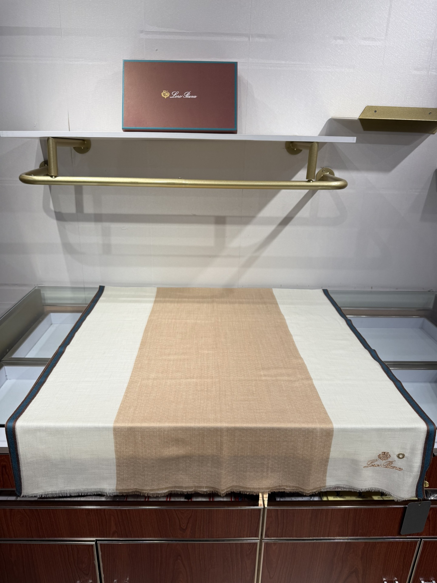 💟2025年 Loro Piana LP 最新独家供应十年二十年都不过时！也只有LP羊绒围巾能把这么看似