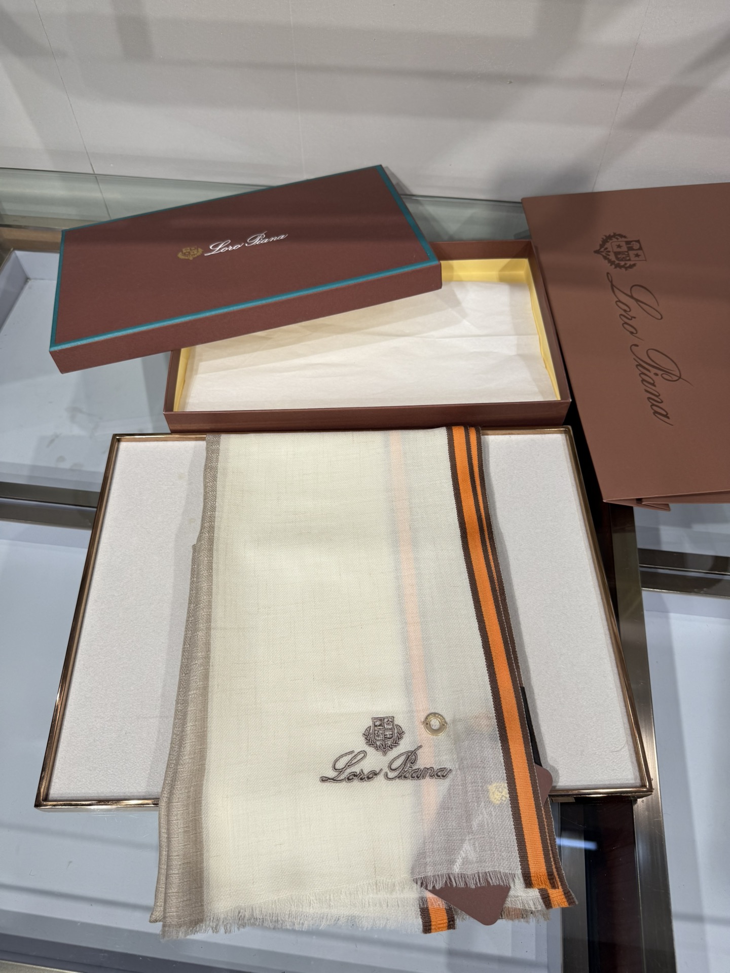 💟2025年 Loro Piana LP 最新独家供应十年二十年都不过时！也只有LP羊绒围巾能把这么看似