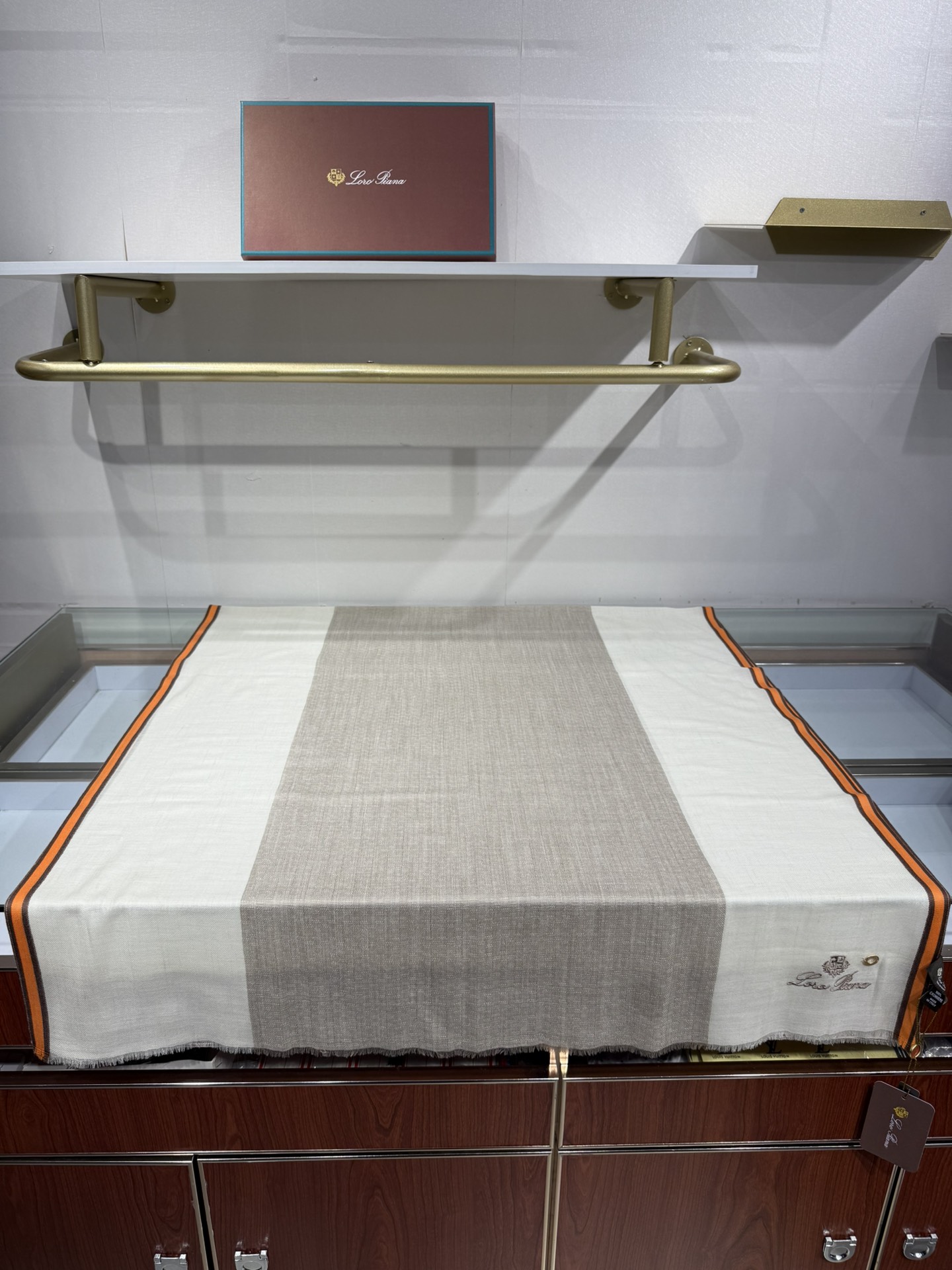 💟2025年 Loro Piana LP 最新独家供应十年二十年都不过时！也只有LP羊绒围巾能把这么看似