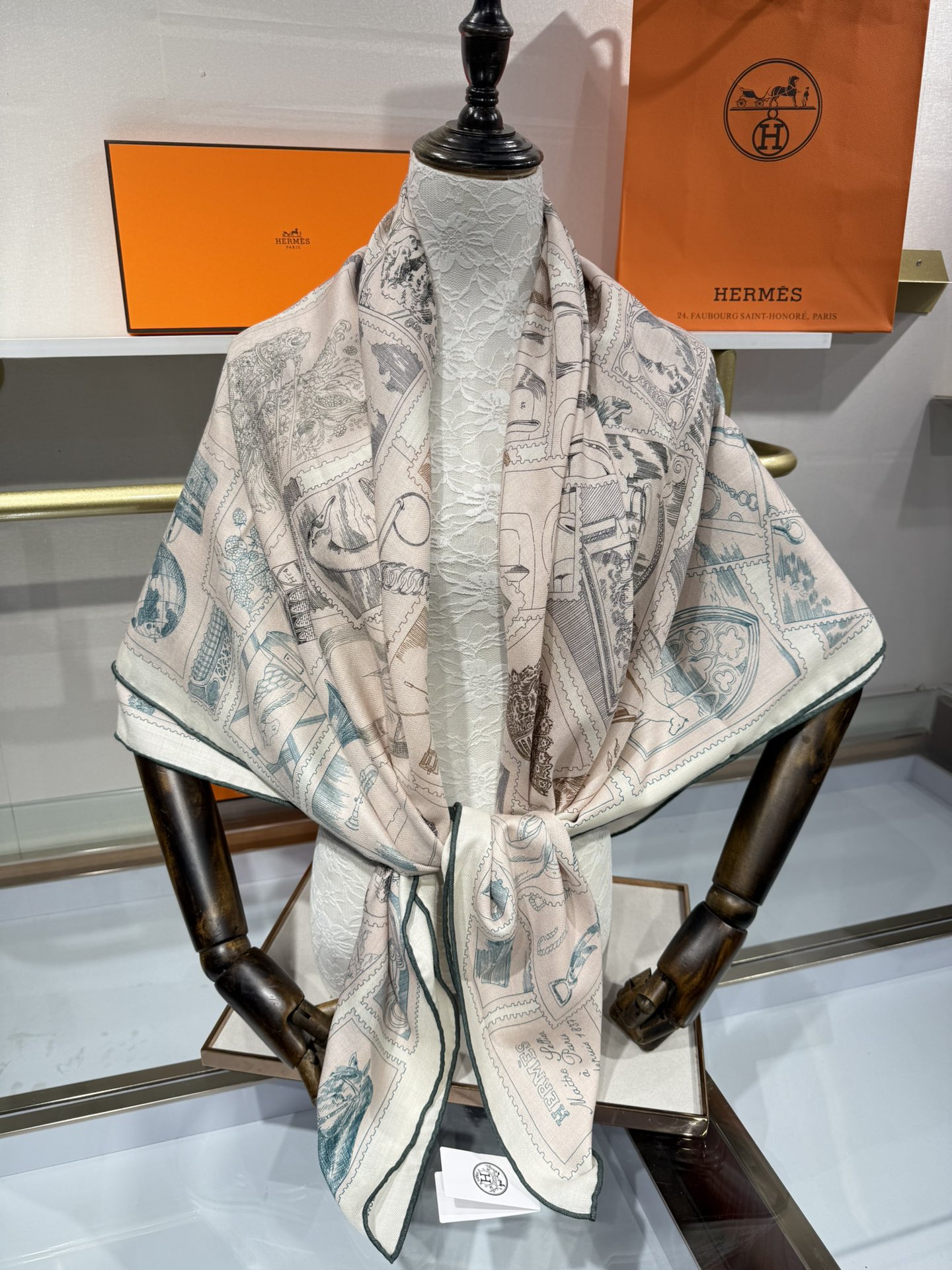 💟2025年秋冬抢先 上新💞【双面同色丝毛方巾】手工卷边山羊绒和真丝混纺披肩（70%山羊绒，30%桑蚕丝