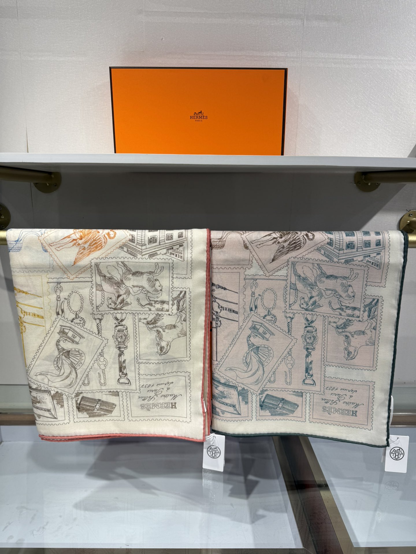 💟2025年秋冬抢先 上新💞【双面同色丝毛方巾】手工卷边山羊绒和真丝混纺披肩（70%山羊绒，30%桑蚕丝