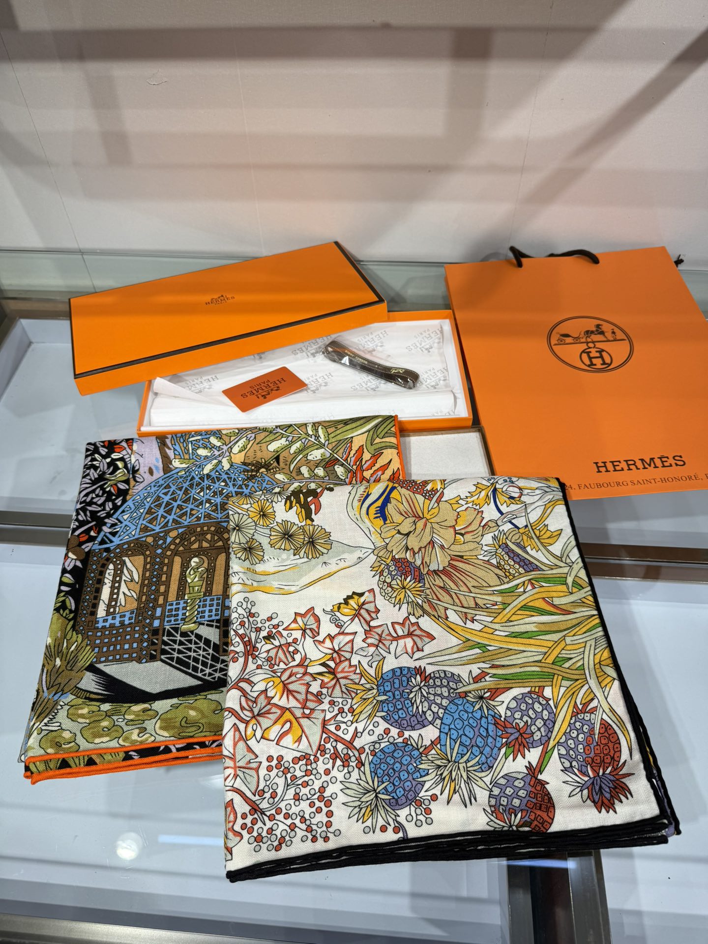 💟2025年秋冬抢先 上新💞【双面同色丝毛方巾】手工卷边山羊绒和真丝混纺披肩（70%山羊绒，30%桑蚕丝