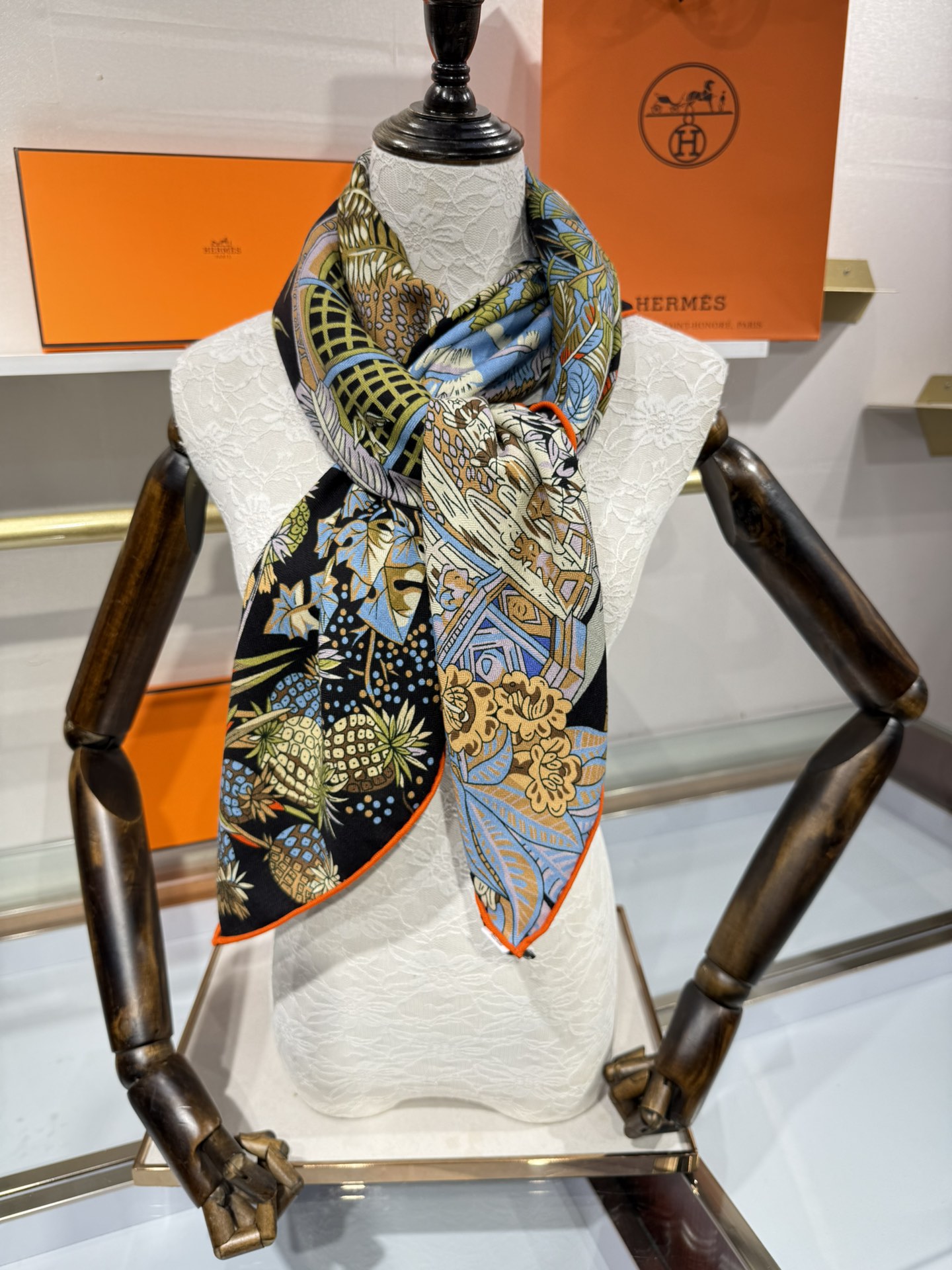 💟2025年秋冬抢先 上新💞【双面同色丝毛方巾】手工卷边山羊绒和真丝混纺披肩（70%山羊绒，30%桑蚕丝