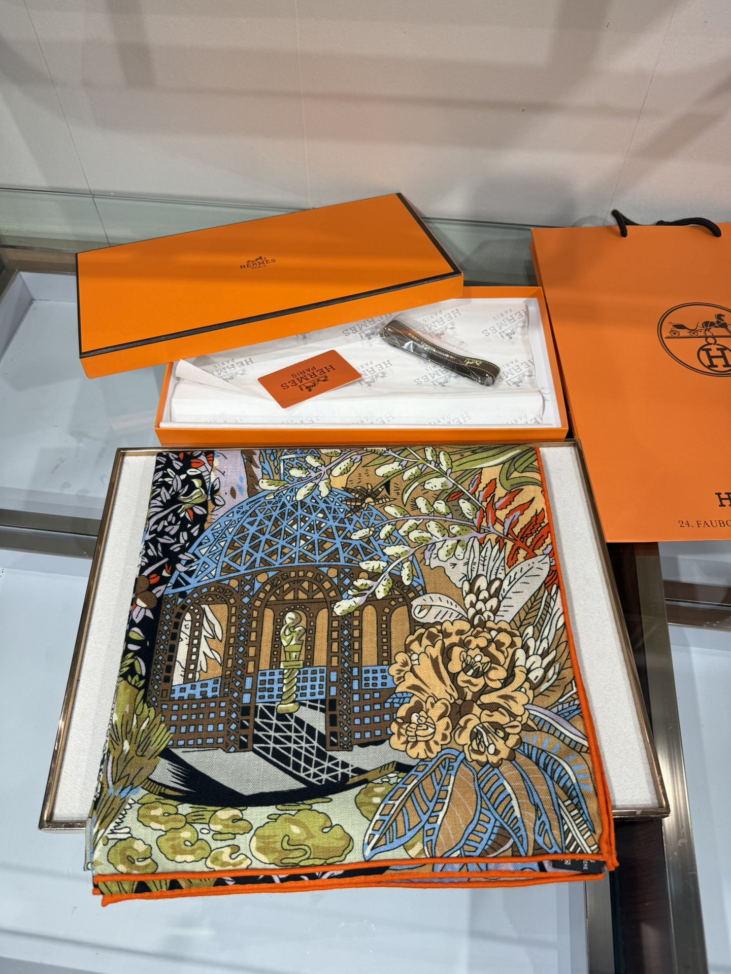 💟2025年秋冬抢先 上新💞【双面同色丝毛方巾】手工卷边山羊绒和真丝混纺披肩（70%山羊绒，30%桑蚕丝