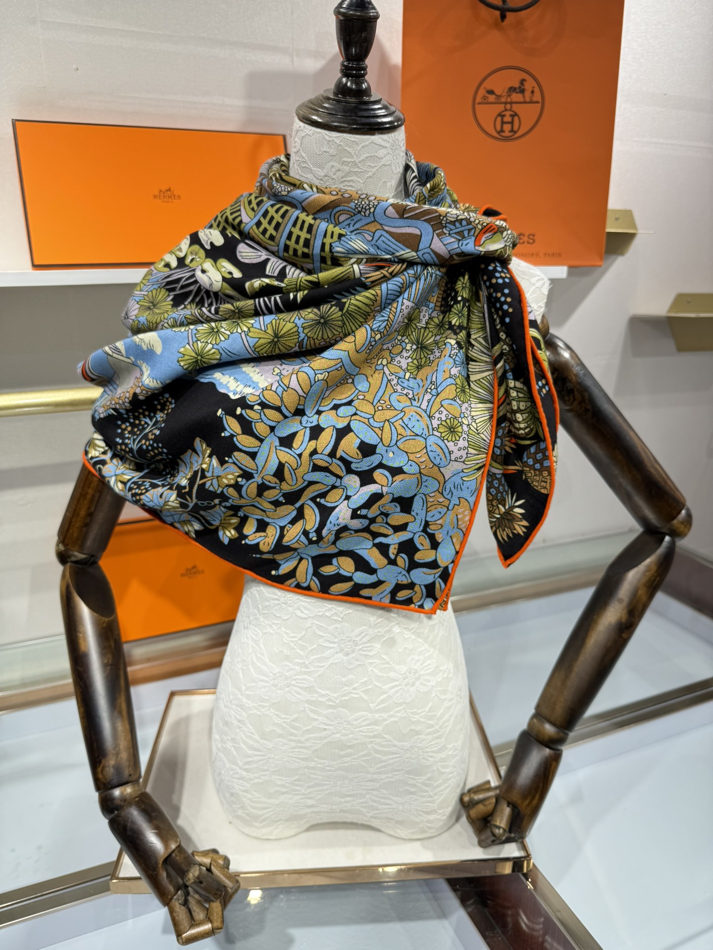 💟2025年秋冬抢先 上新💞【双面同色丝毛方巾】手工卷边山羊绒和真丝混纺披肩（70%山羊绒，30%桑蚕丝