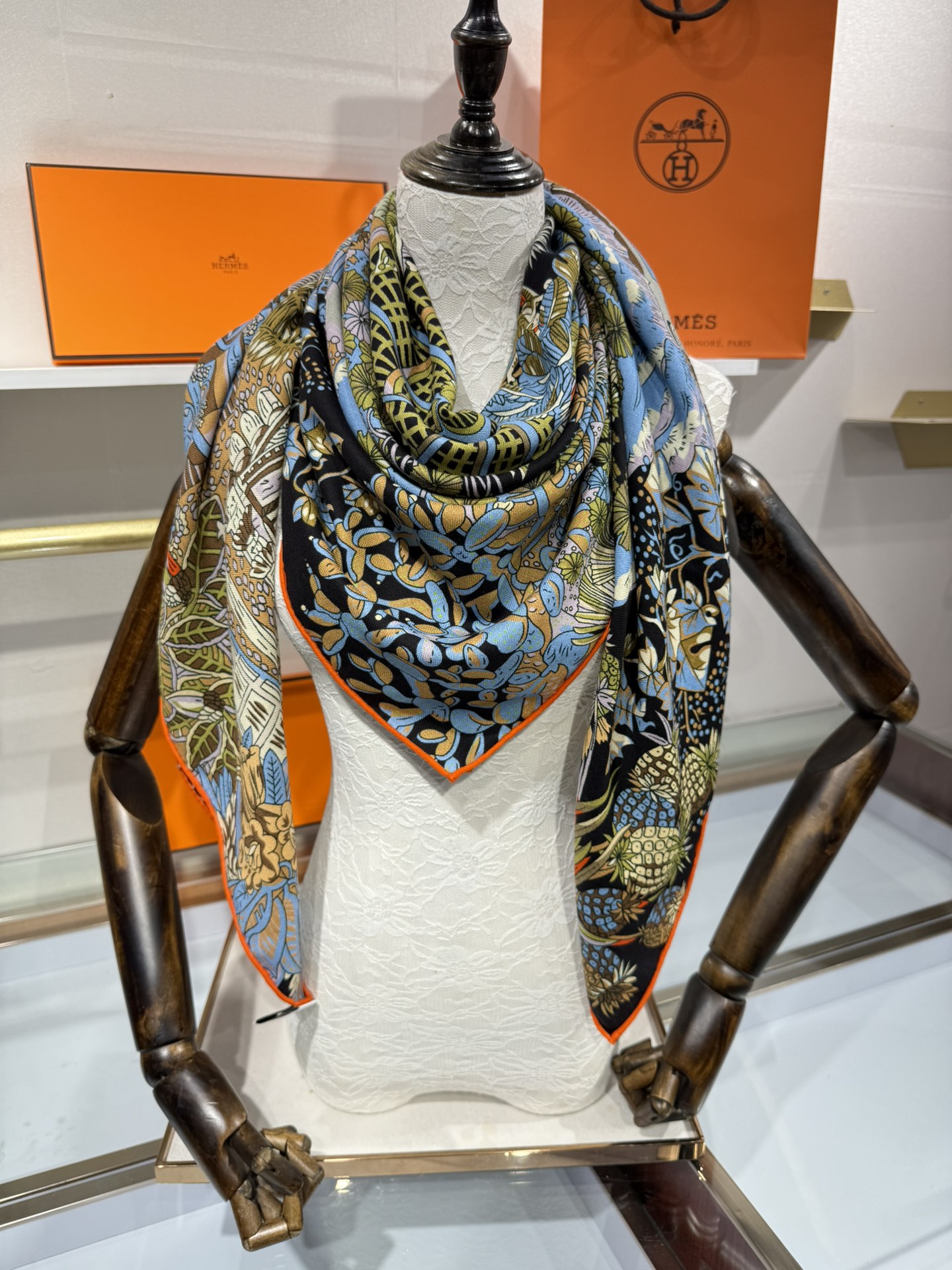 💟2025年秋冬抢先 上新💞【双面同色丝毛方巾】手工卷边山羊绒和真丝混纺披肩（70%山羊绒，30%桑蚕丝