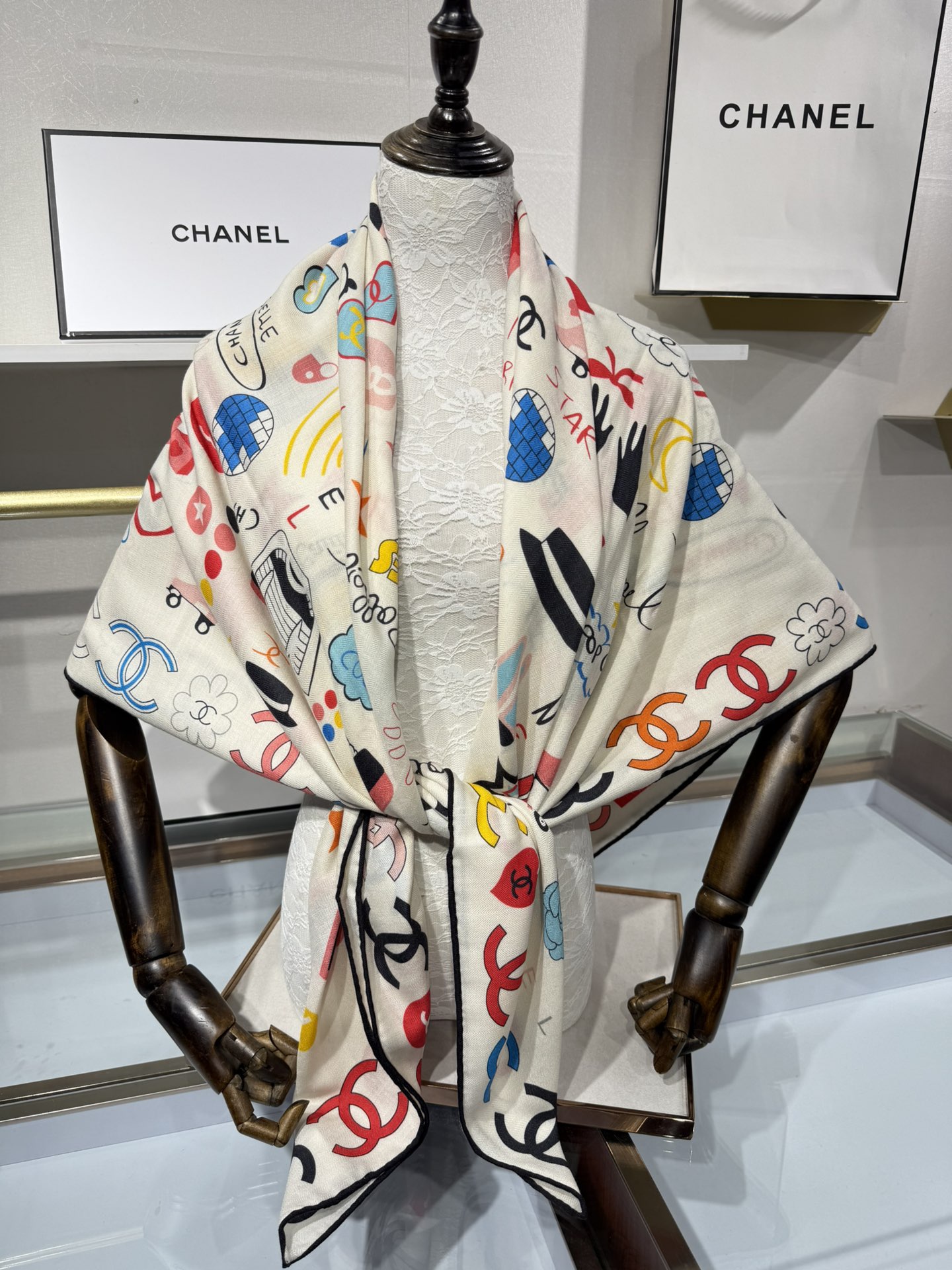 💟2025年秋冬新款💖💖💃🏻💃🏻小香家 丝羊绒方巾‼️抢‼️VIP推荐 ‼️👍下手一定要快【高端 大爱 