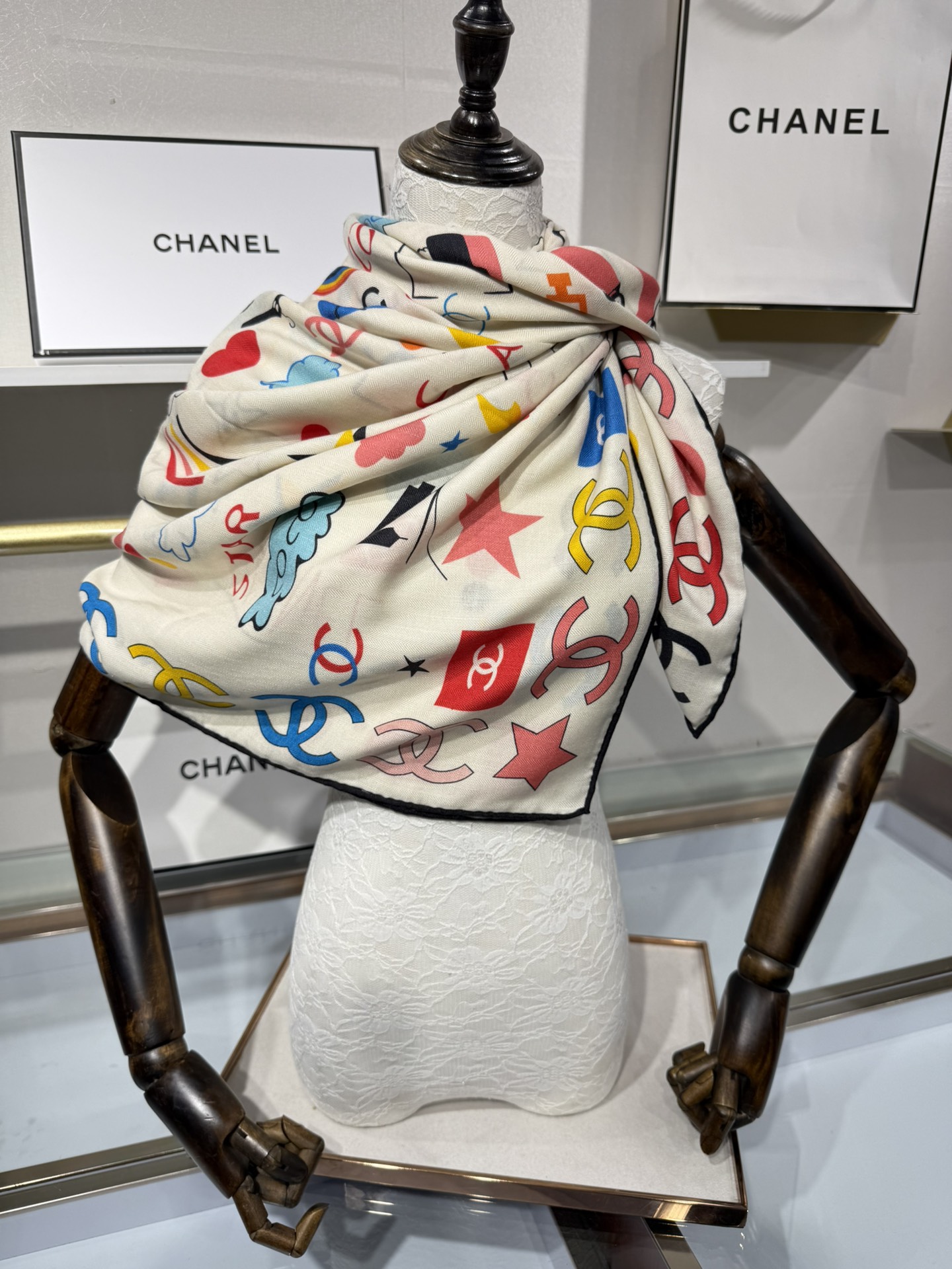 💟2025年秋冬新款💖💖💃🏻💃🏻小香家 丝羊绒方巾‼️抢‼️VIP推荐 ‼️👍下手一定要快【高端 大爱 