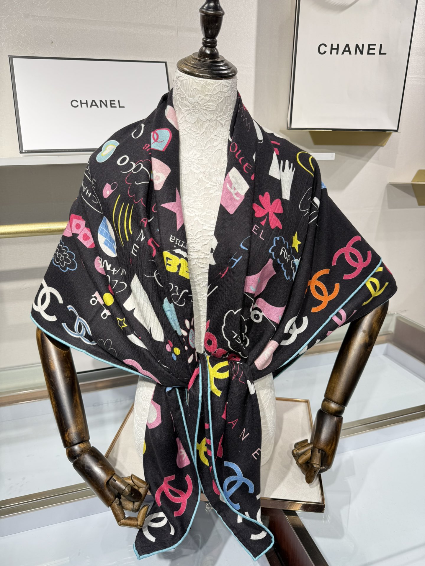 💟2025年秋冬新款💖💖💃🏻💃🏻小香家 丝羊绒方巾‼️抢‼️VIP推荐 ‼️👍下手一定要快【高端 大爱 