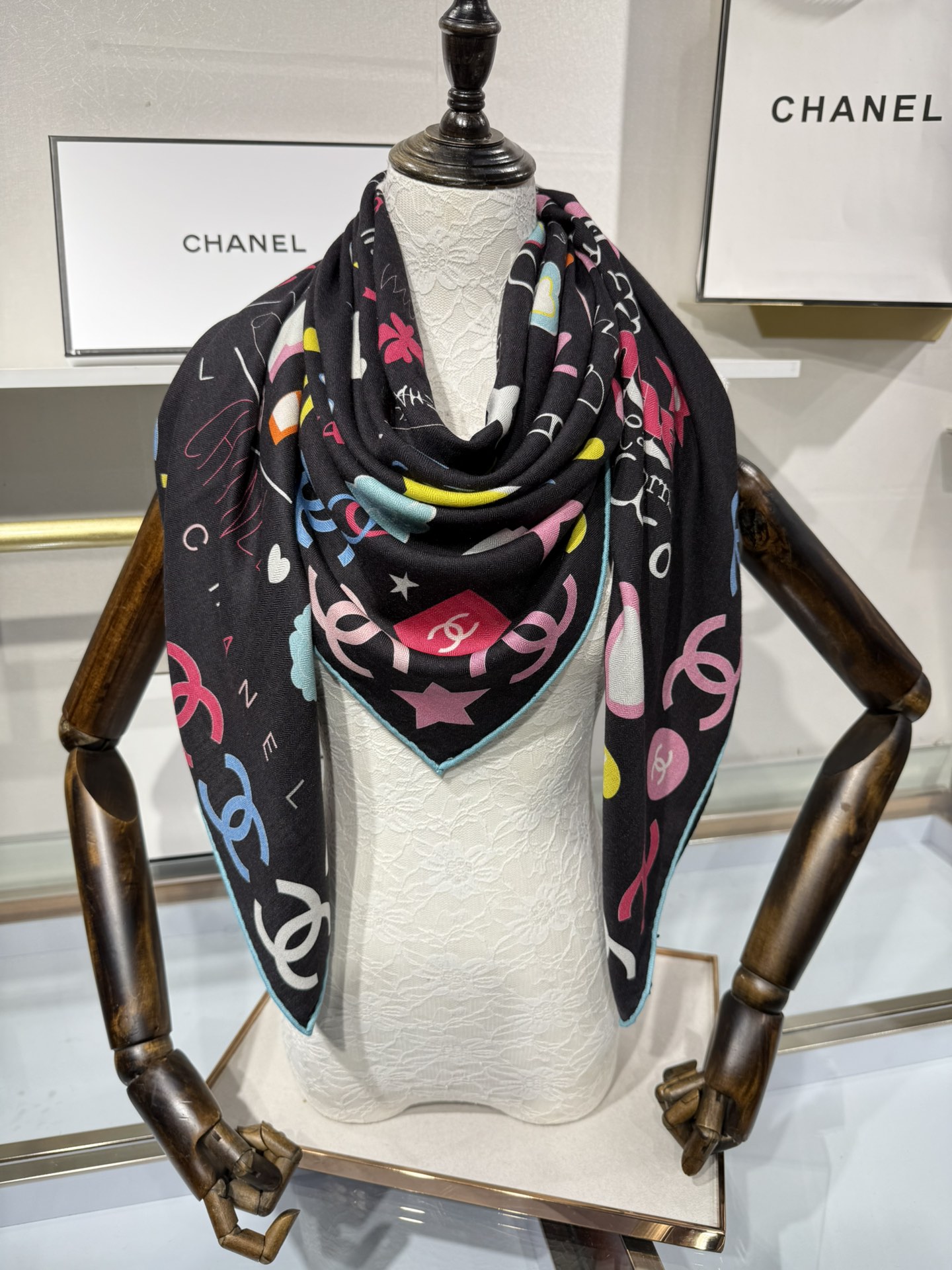 💟2025年秋冬新款💖💖💃🏻💃🏻小香家 丝羊绒方巾‼️抢‼️VIP推荐 ‼️👍下手一定要快【高端 大爱 