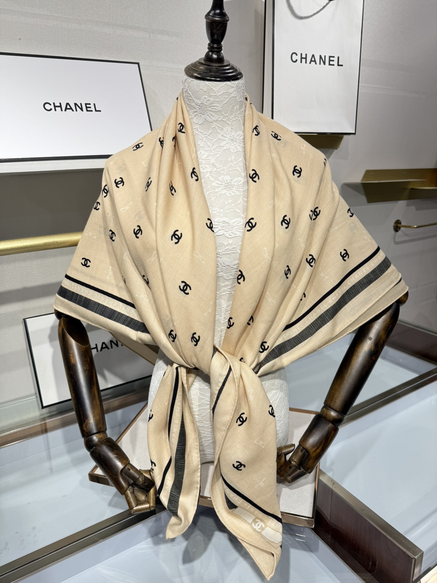 💟2025年秋冬新款💖💖💃🏻💃🏻小香家 丝羊绒方巾‼️抢‼️VIP推荐 ‼️👍下手一定要快【高端 大爱 