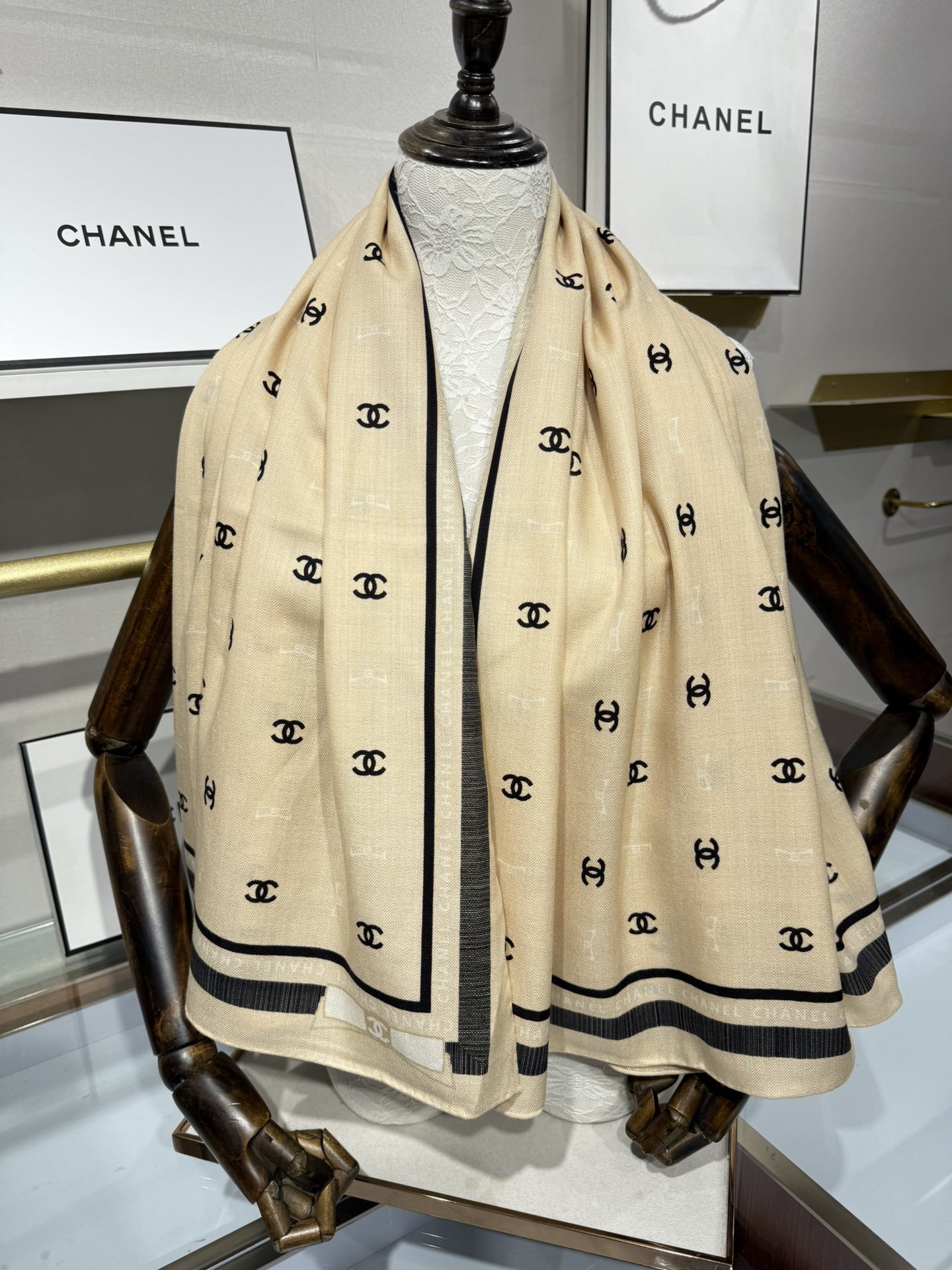 💟2025年秋冬新款💖💖💃🏻💃🏻小香家 丝羊绒方巾‼️抢‼️VIP推荐 ‼️👍下手一定要快【高端 大爱 